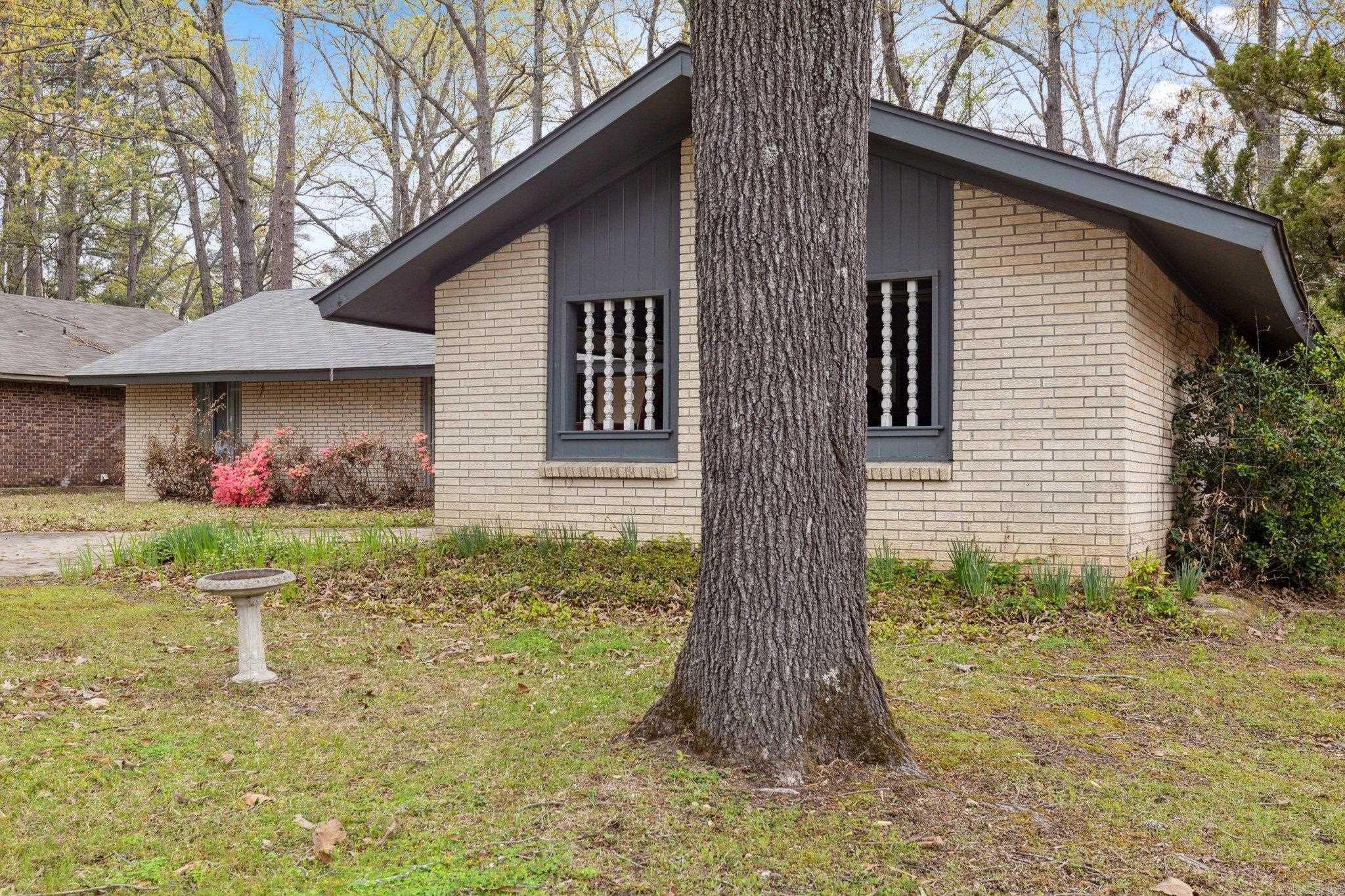 6907 White Oak Cove