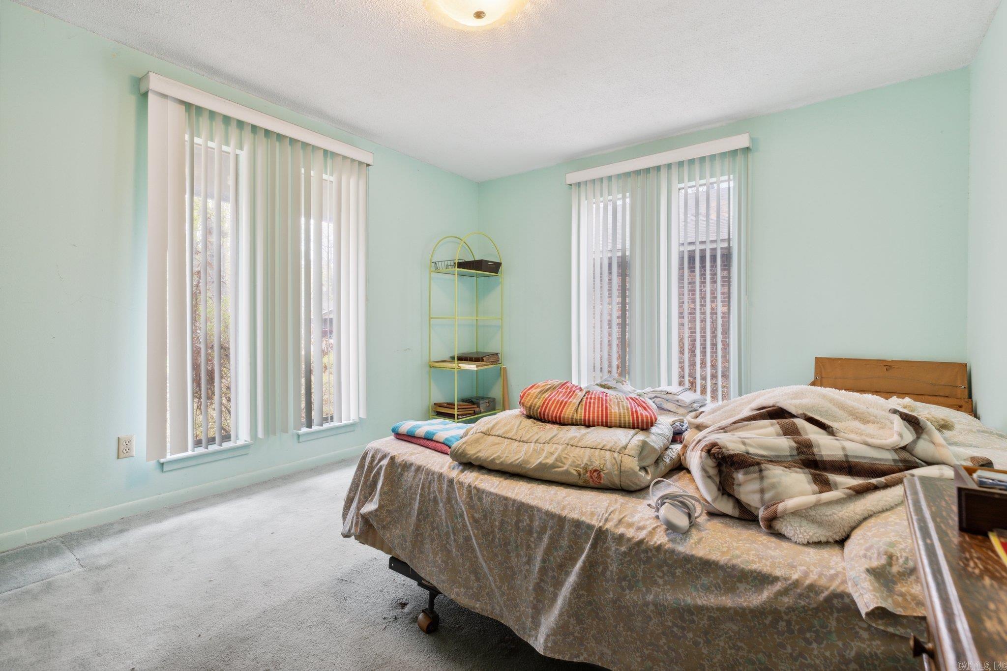 6907 White Oak Cove
