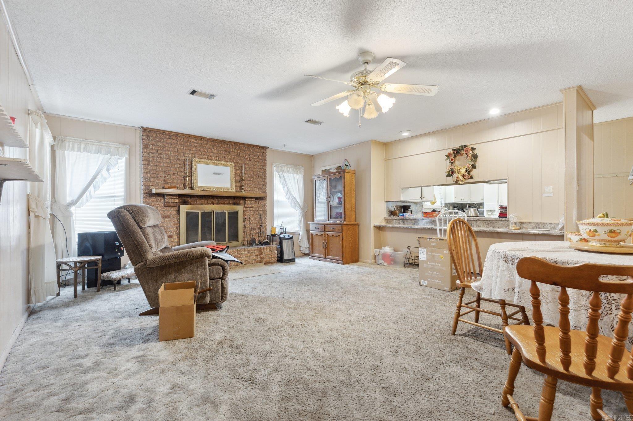 6907 White Oak Cove