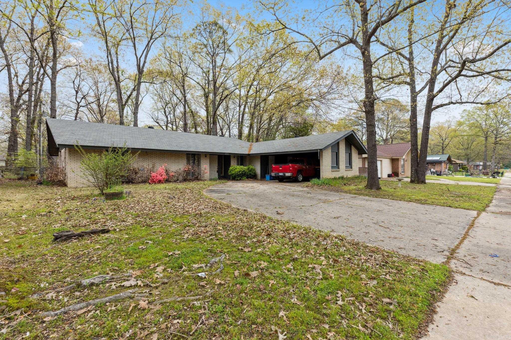 6907 White Oak Cove