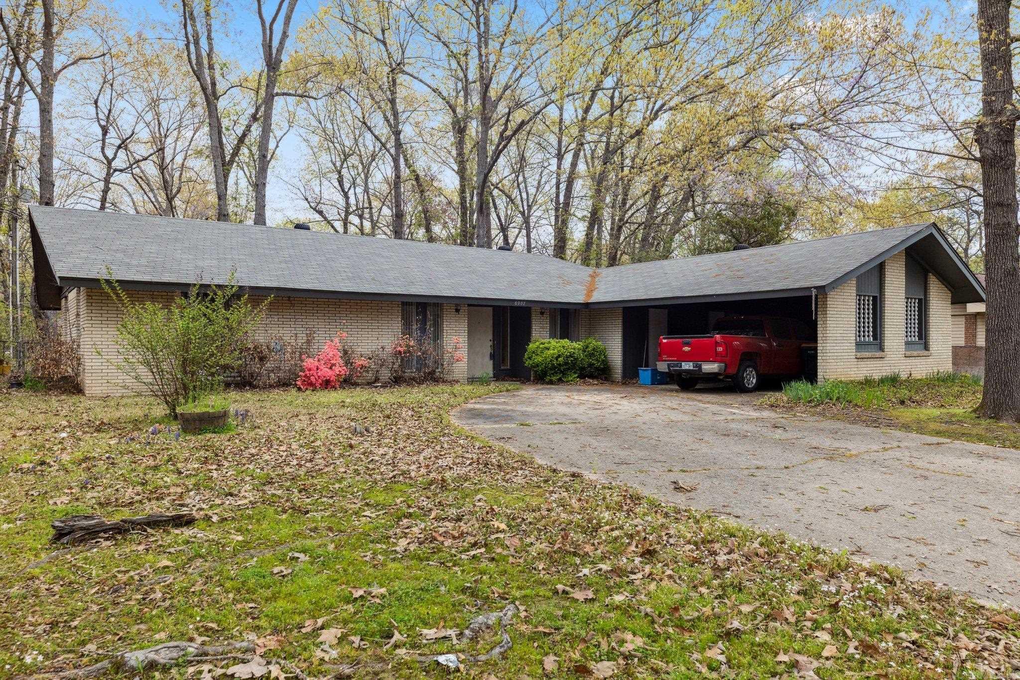 6907 White Oak Cove