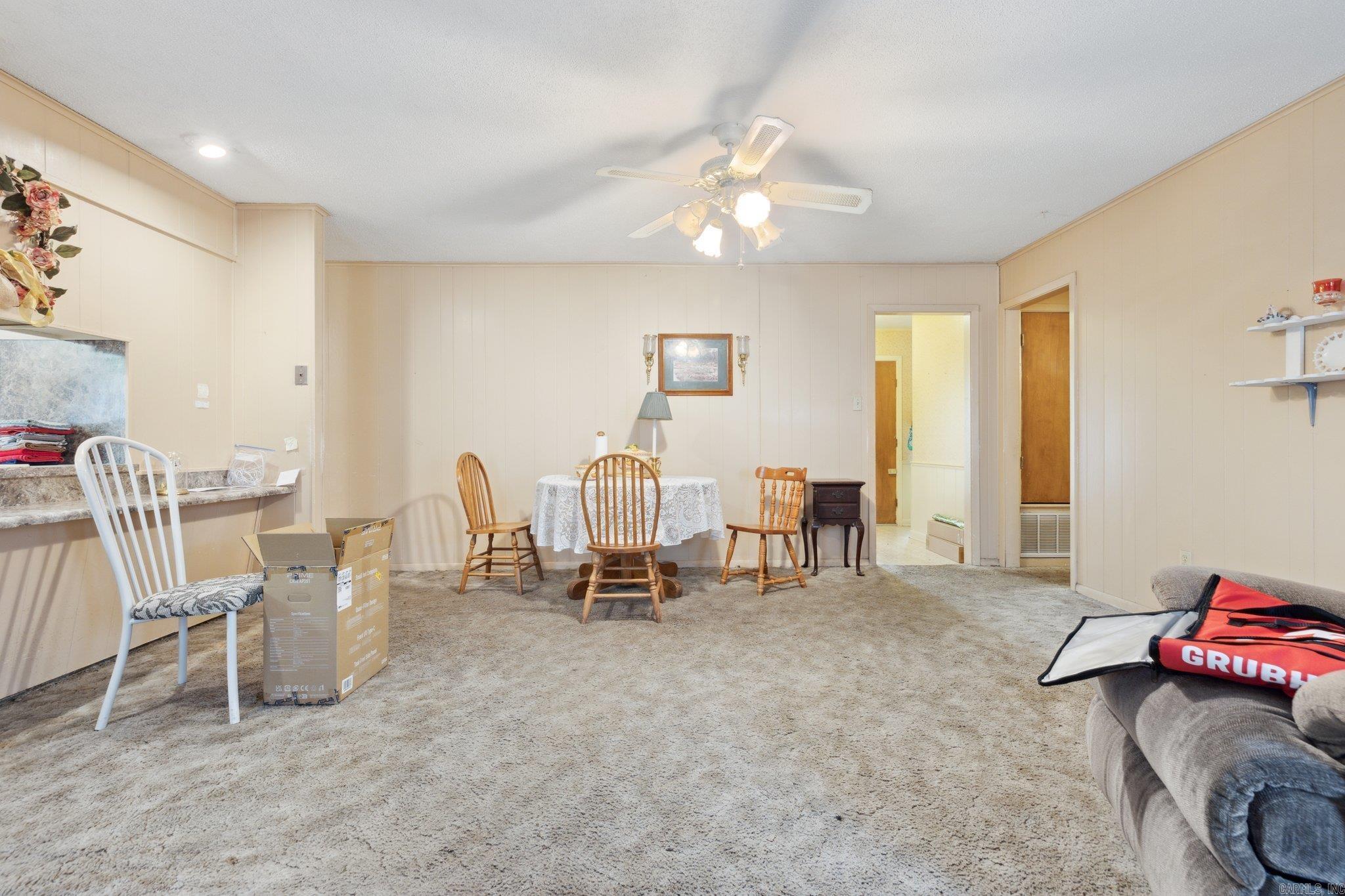 6907 White Oak Cove