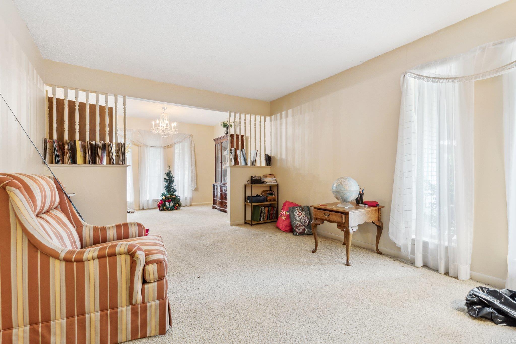 6907 White Oak Cove