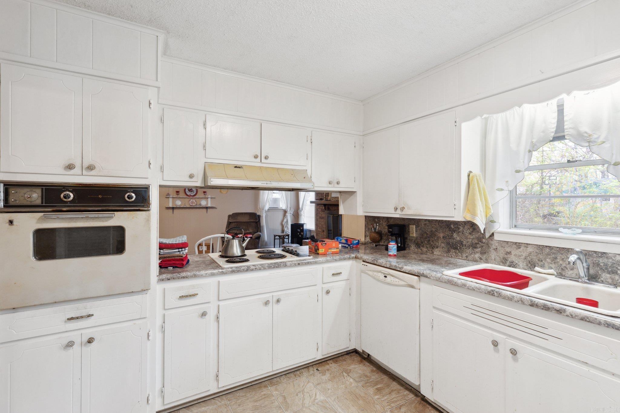 6907 White Oak Cove