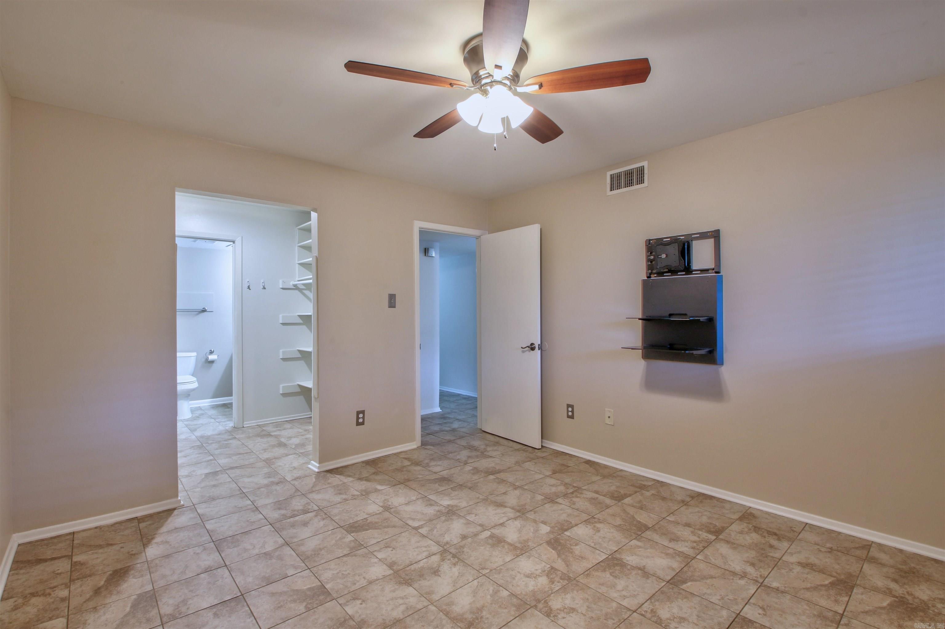 12100 Rainwood Road Unit: 4