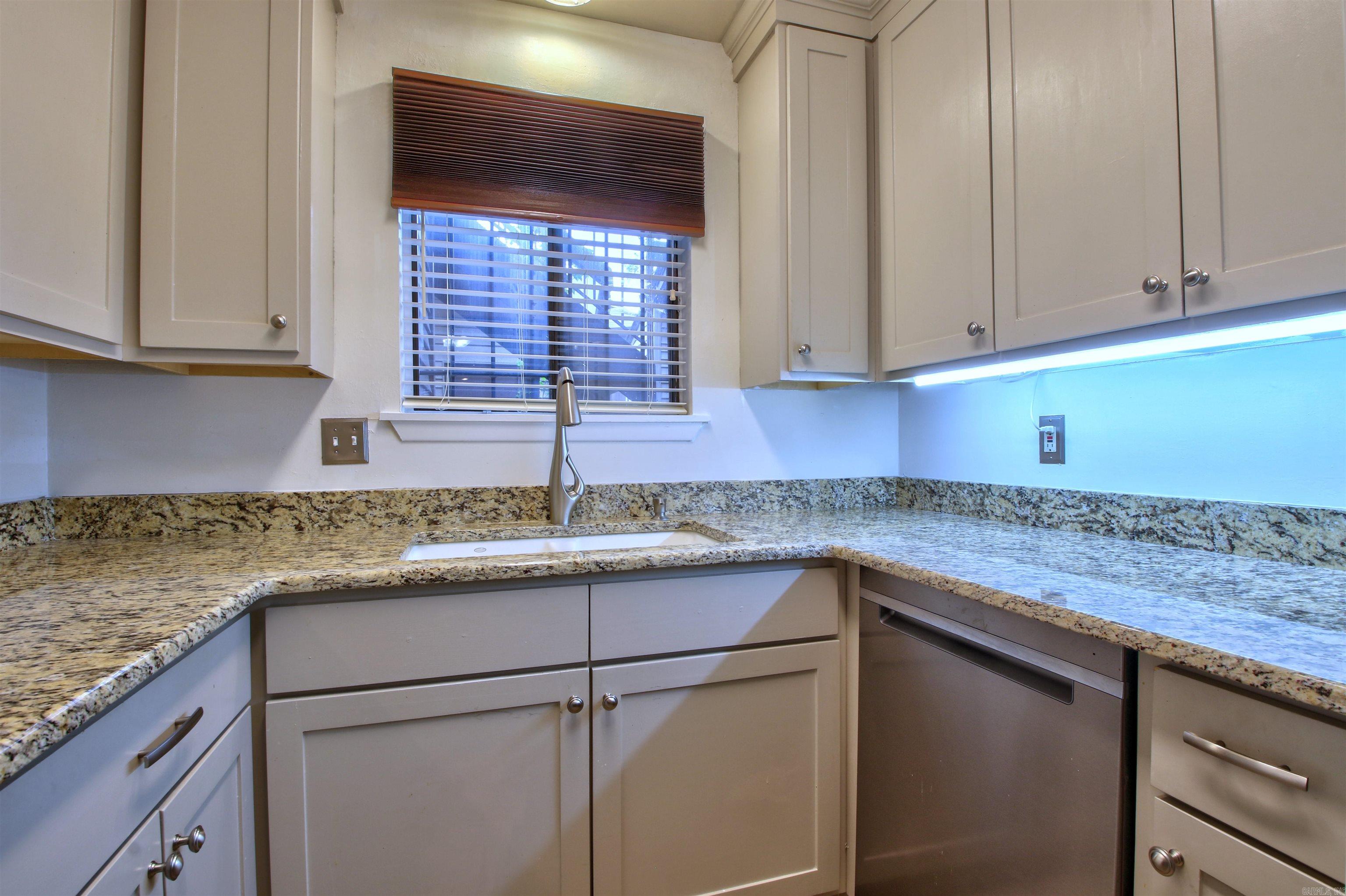 12100 Rainwood Road Unit: 4