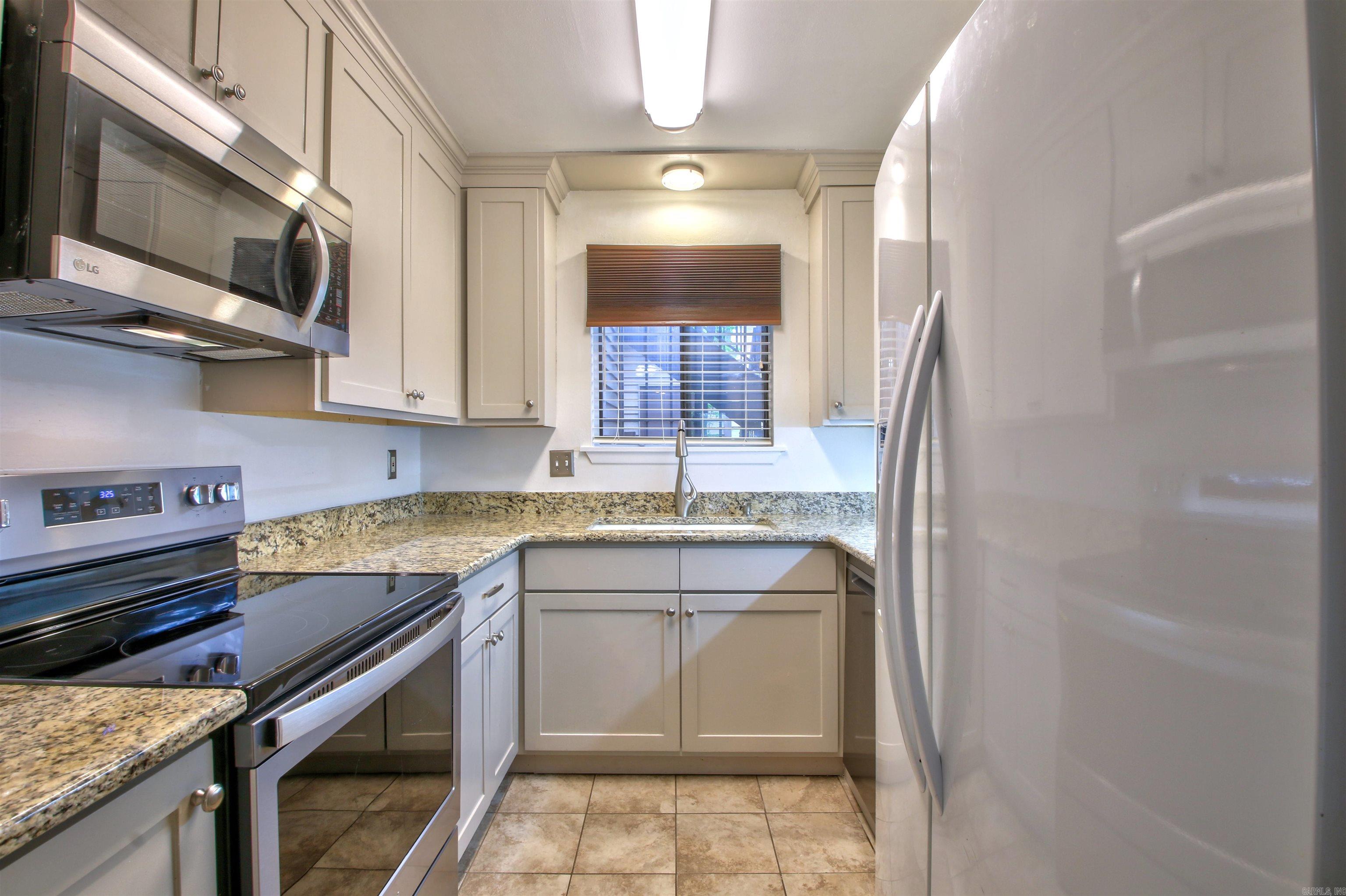 12100 Rainwood Road Unit: 4