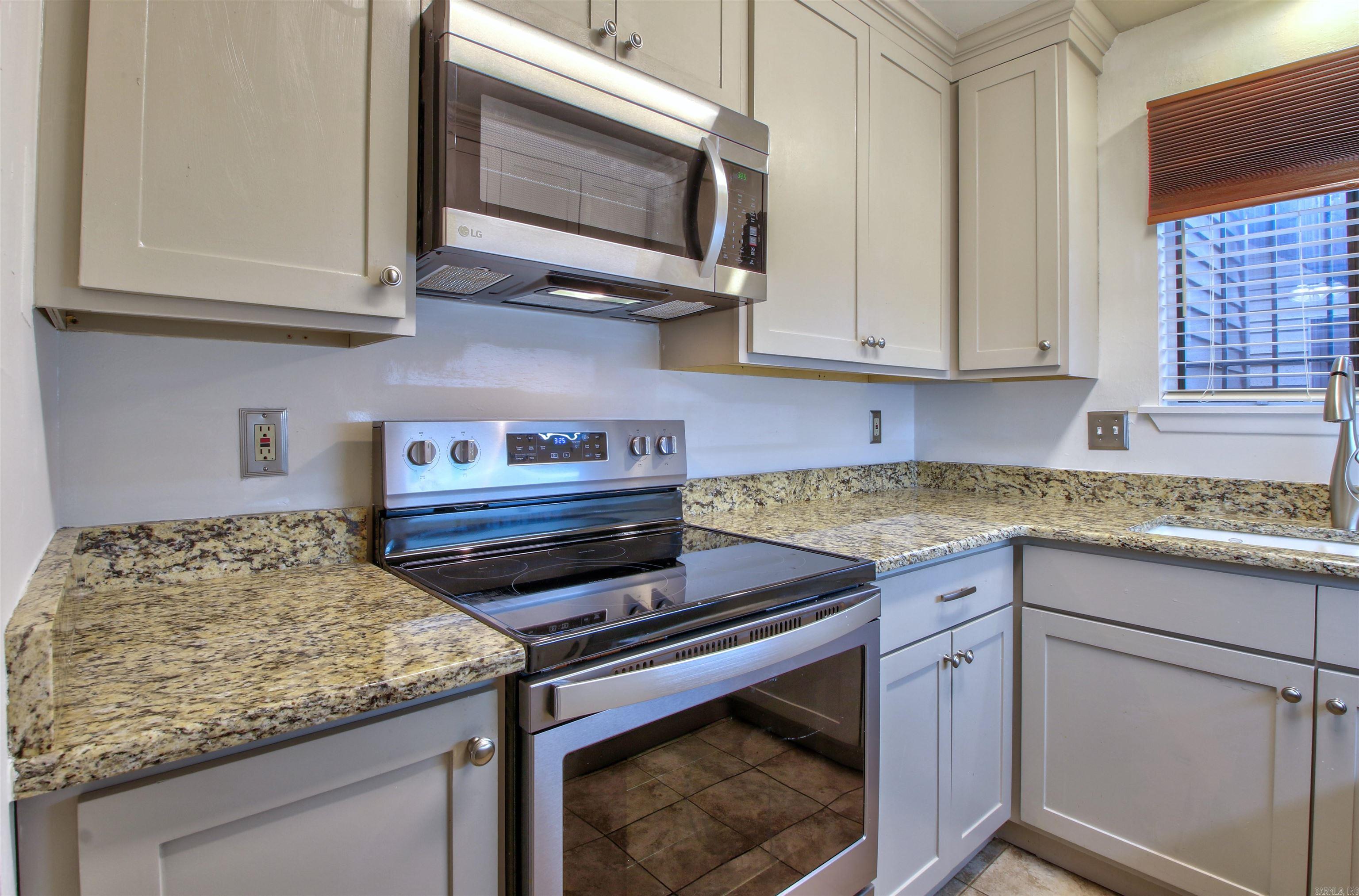 12100 Rainwood Road Unit: 4