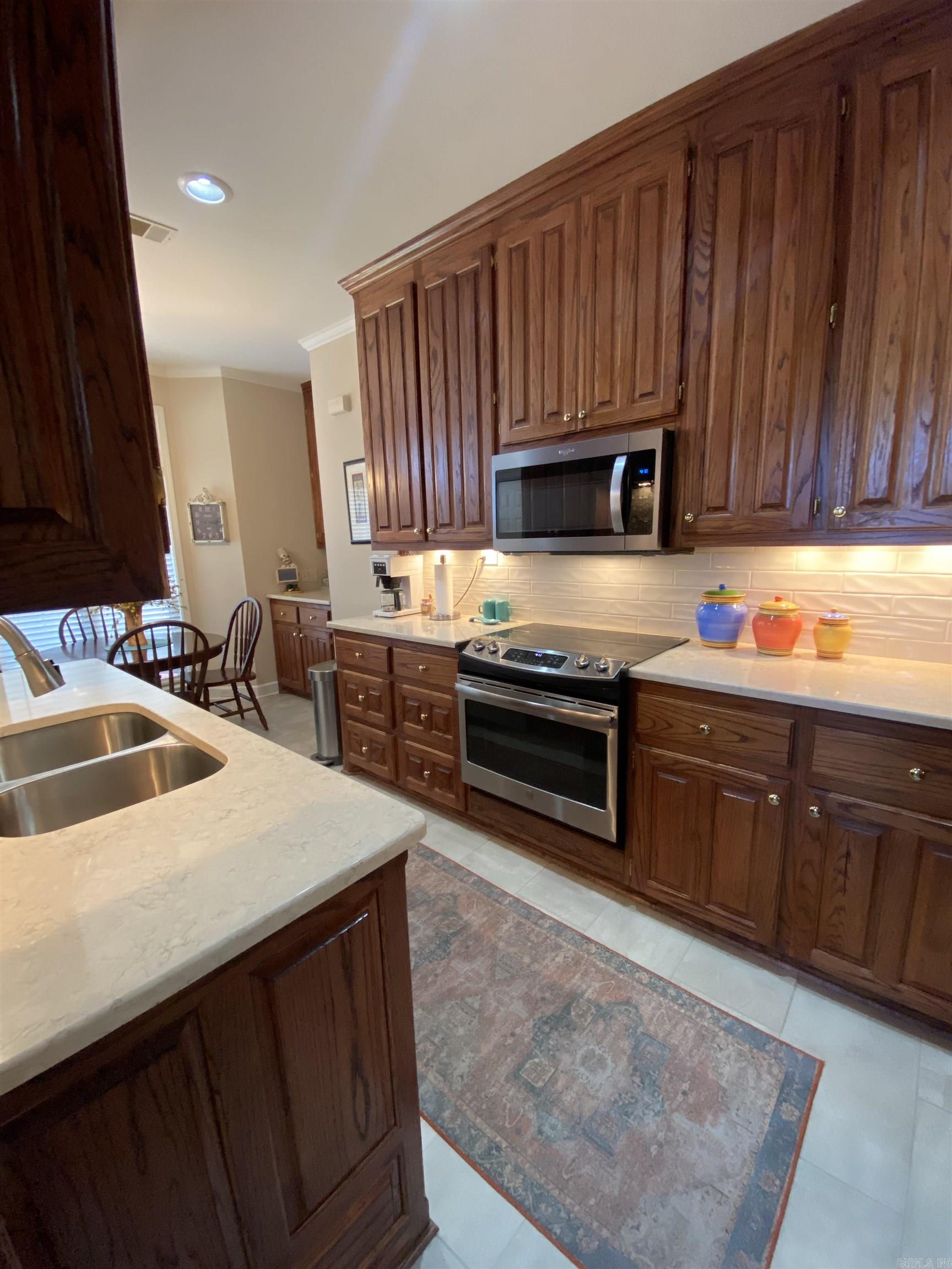 3724 Hazelwood Dr.