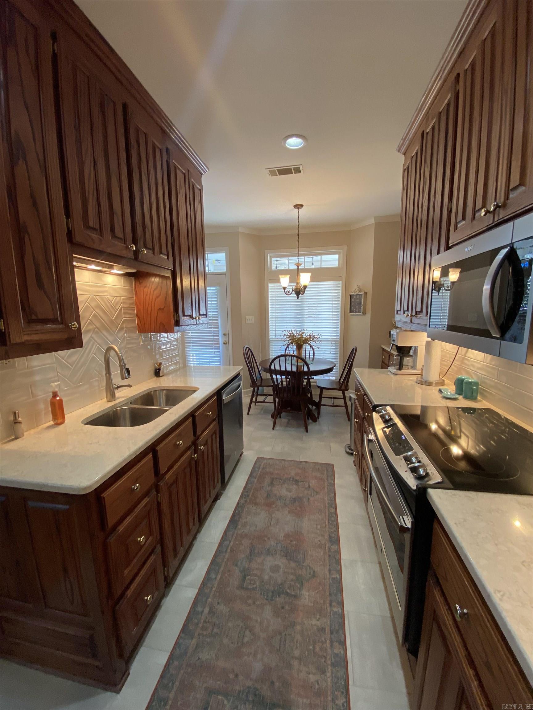 3724 Hazelwood Dr.