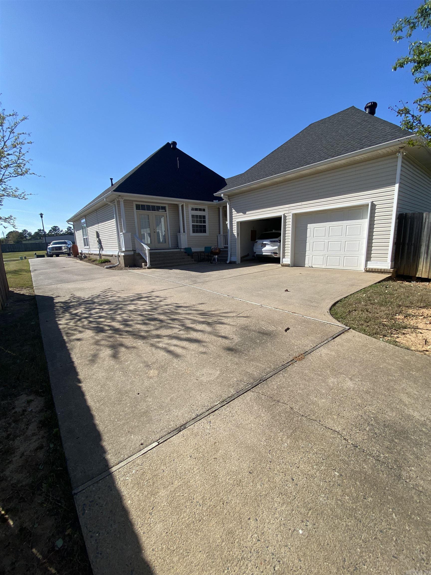 3724 Hazelwood Dr.
