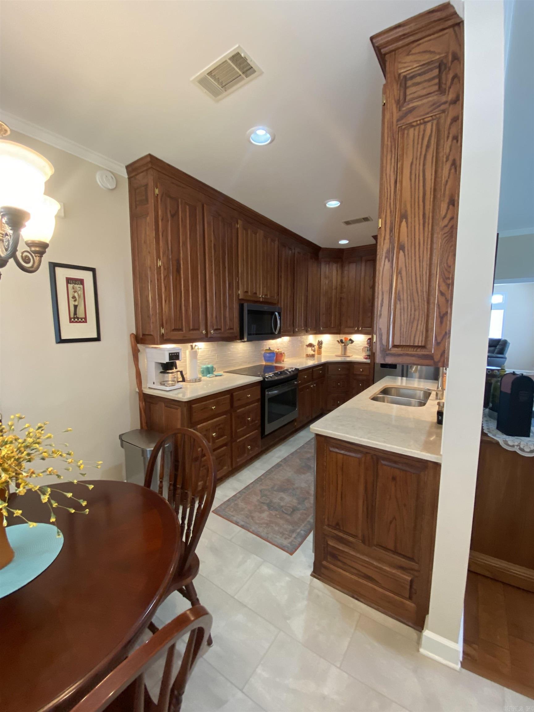 3724 Hazelwood Dr.