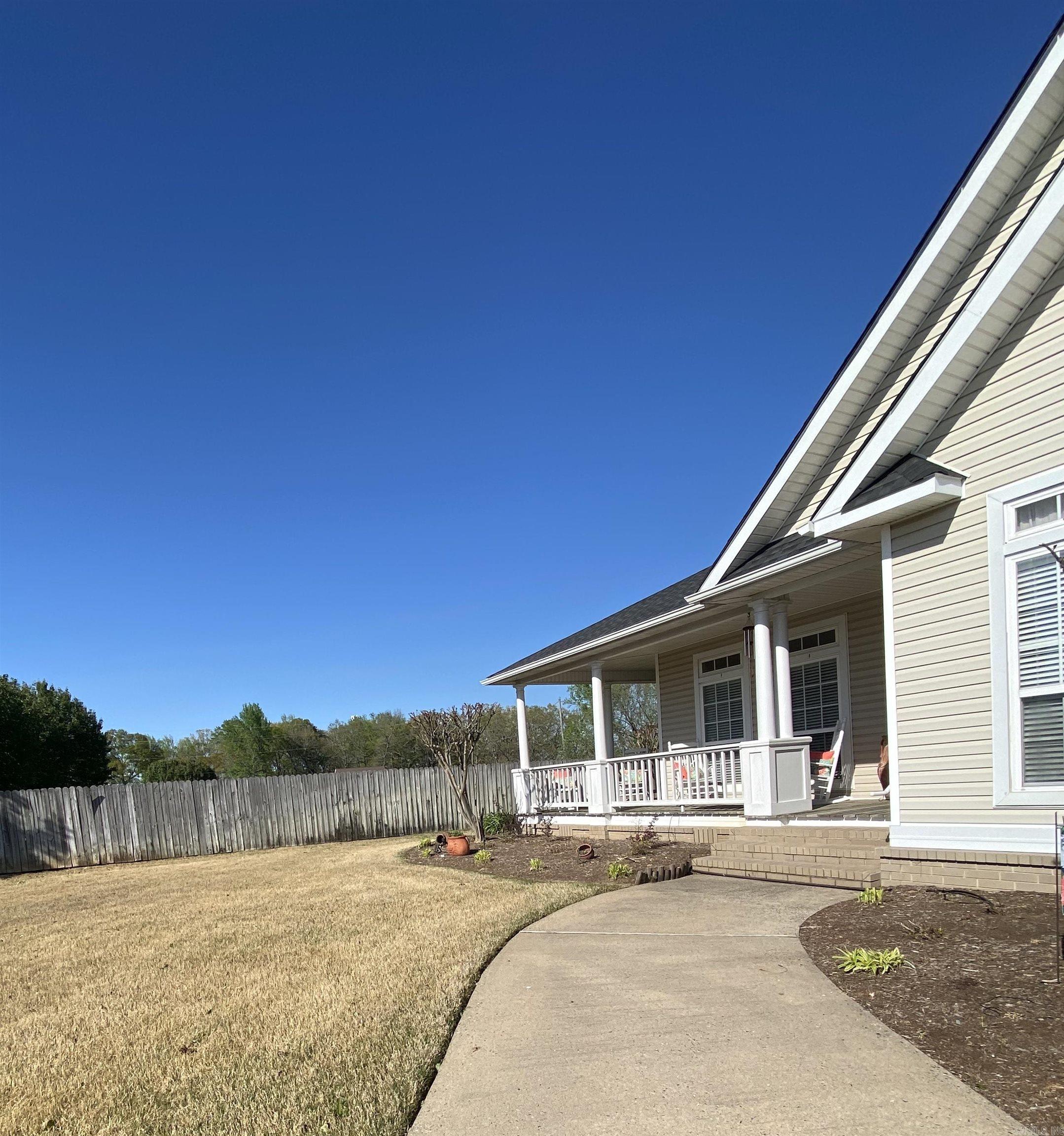 3724 Hazelwood Dr.