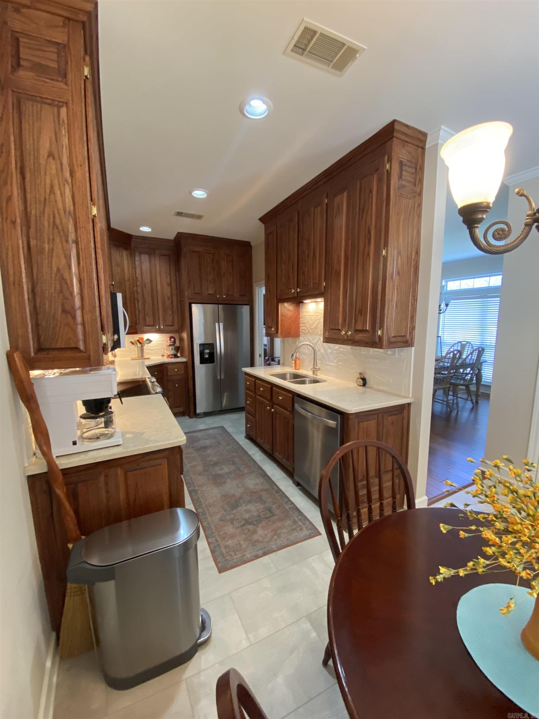 3724 Hazelwood Dr.