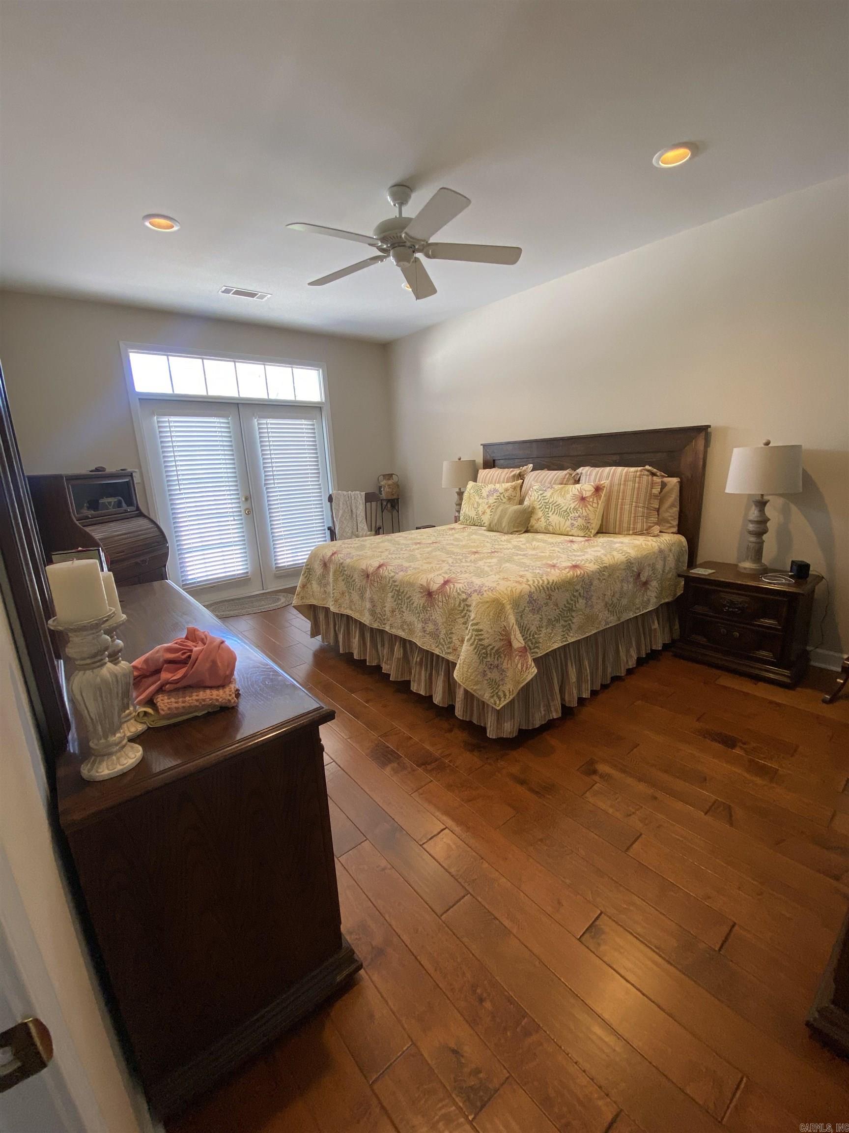 3724 Hazelwood Dr.
