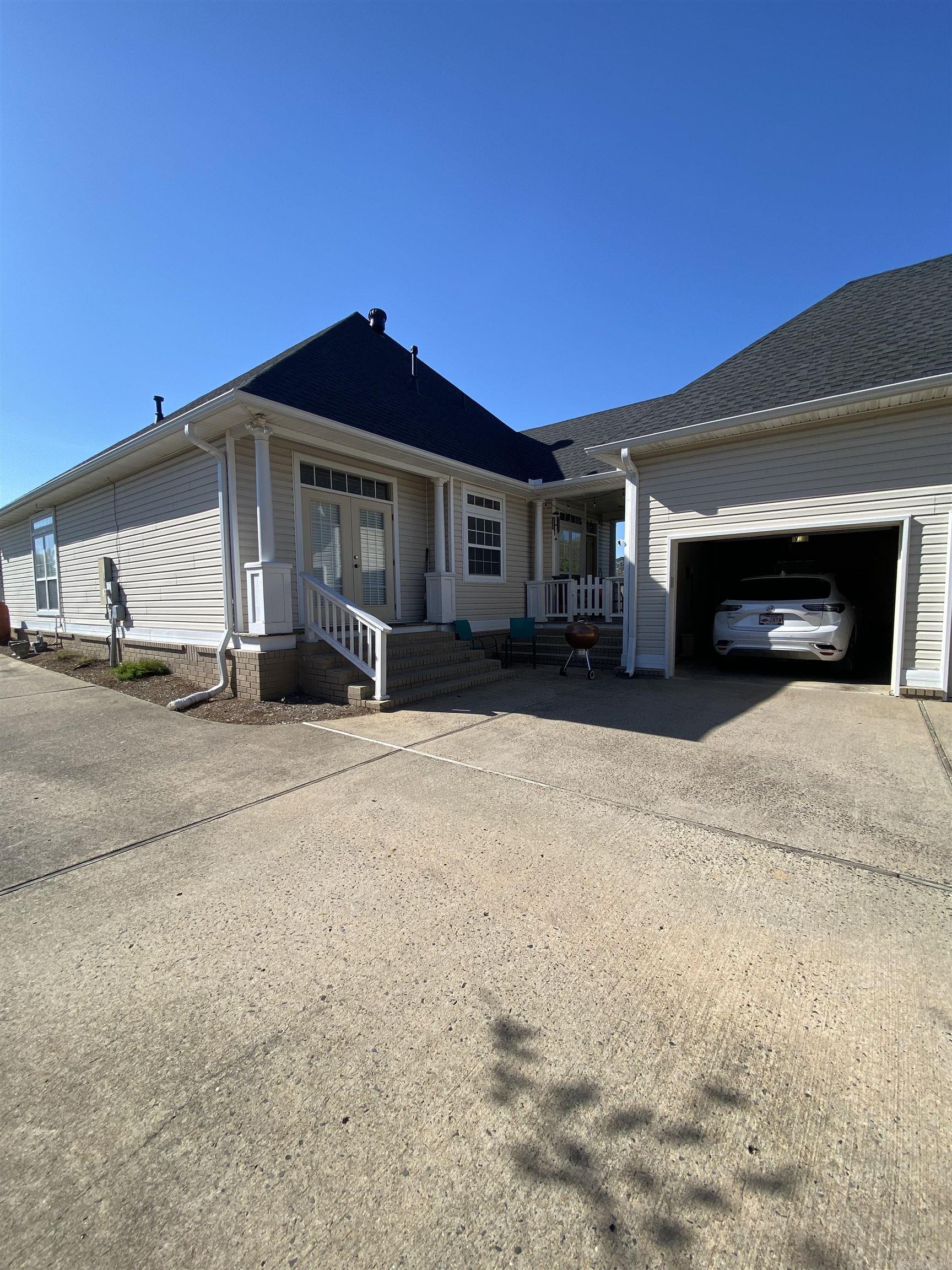 3724 Hazelwood Dr.
