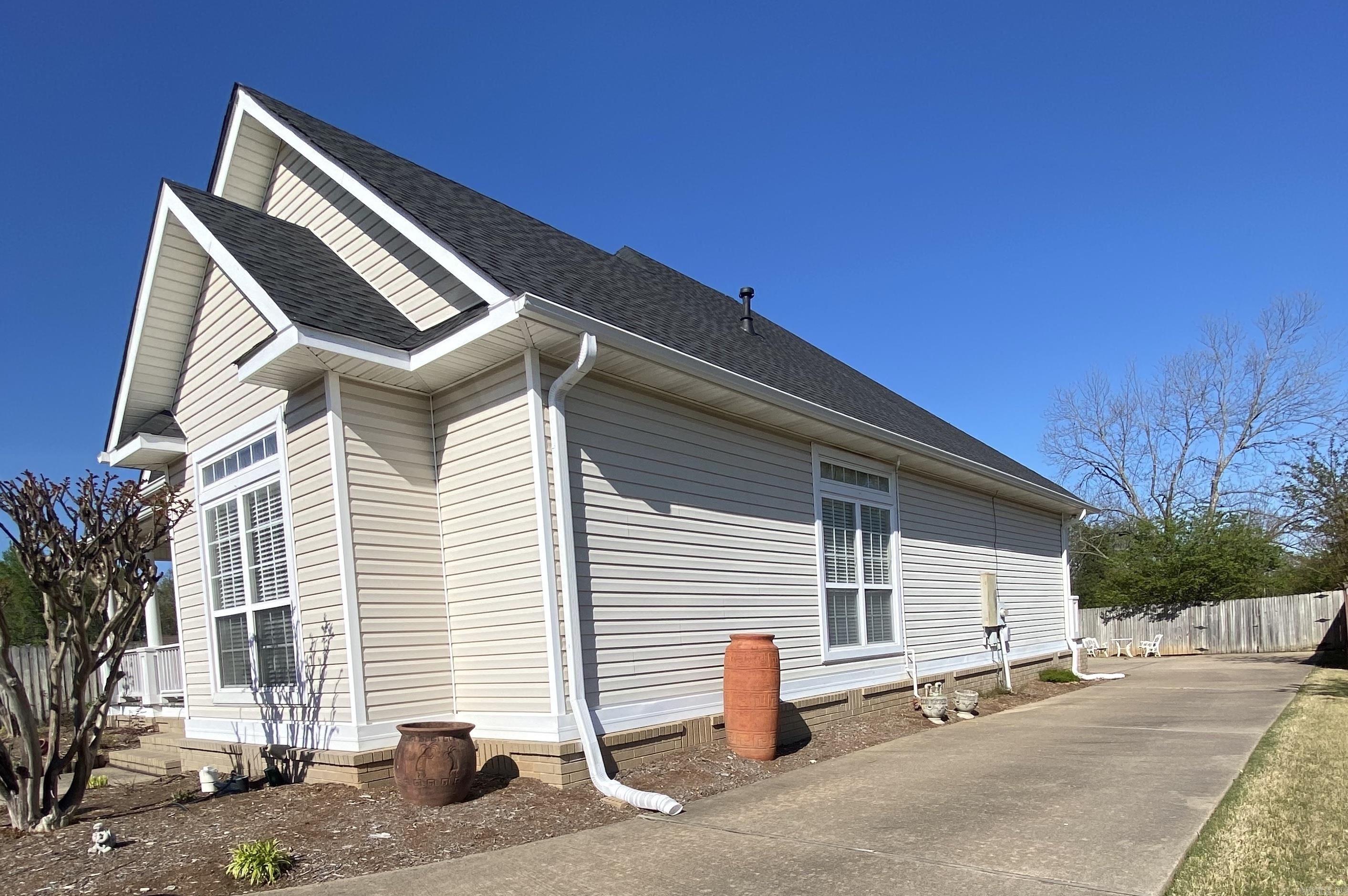 3724 Hazelwood Dr.