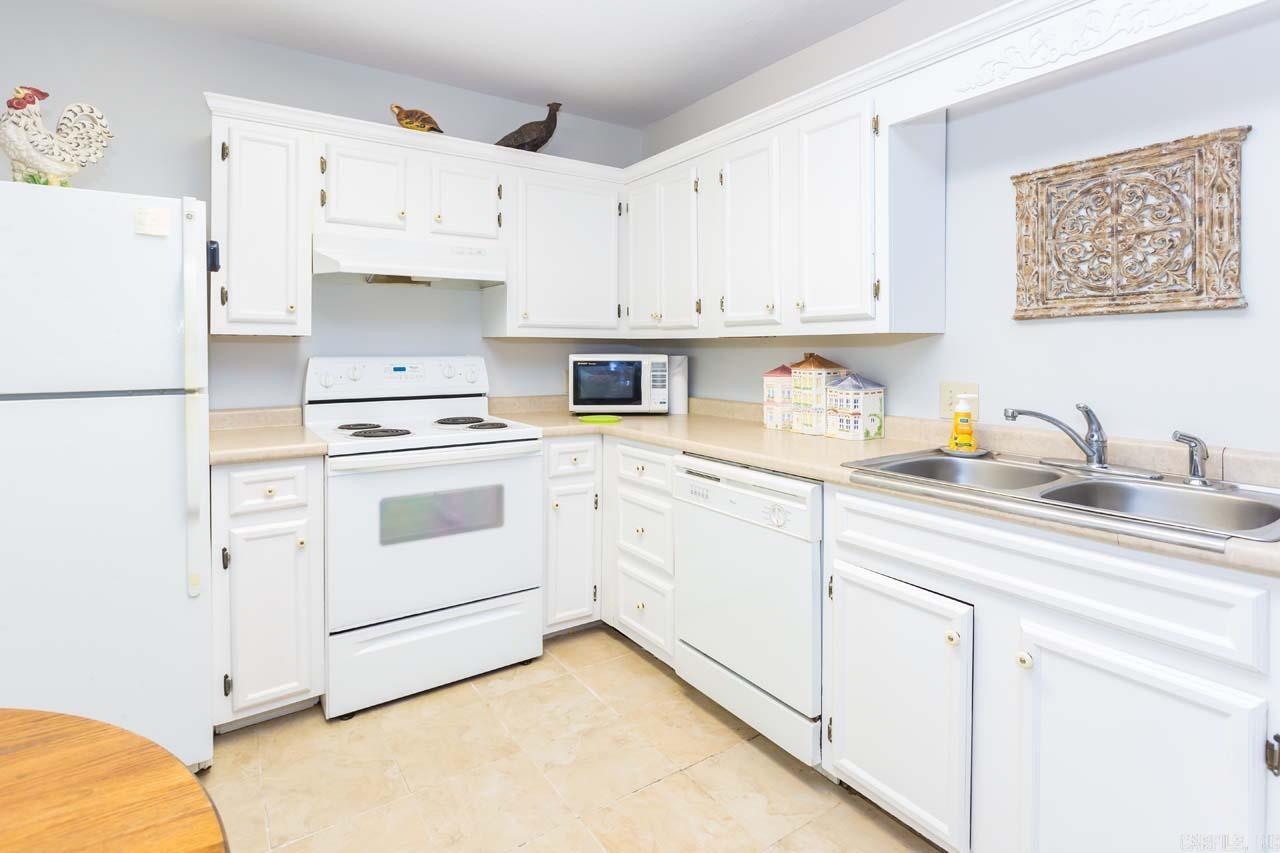 50 Lakeview Drive