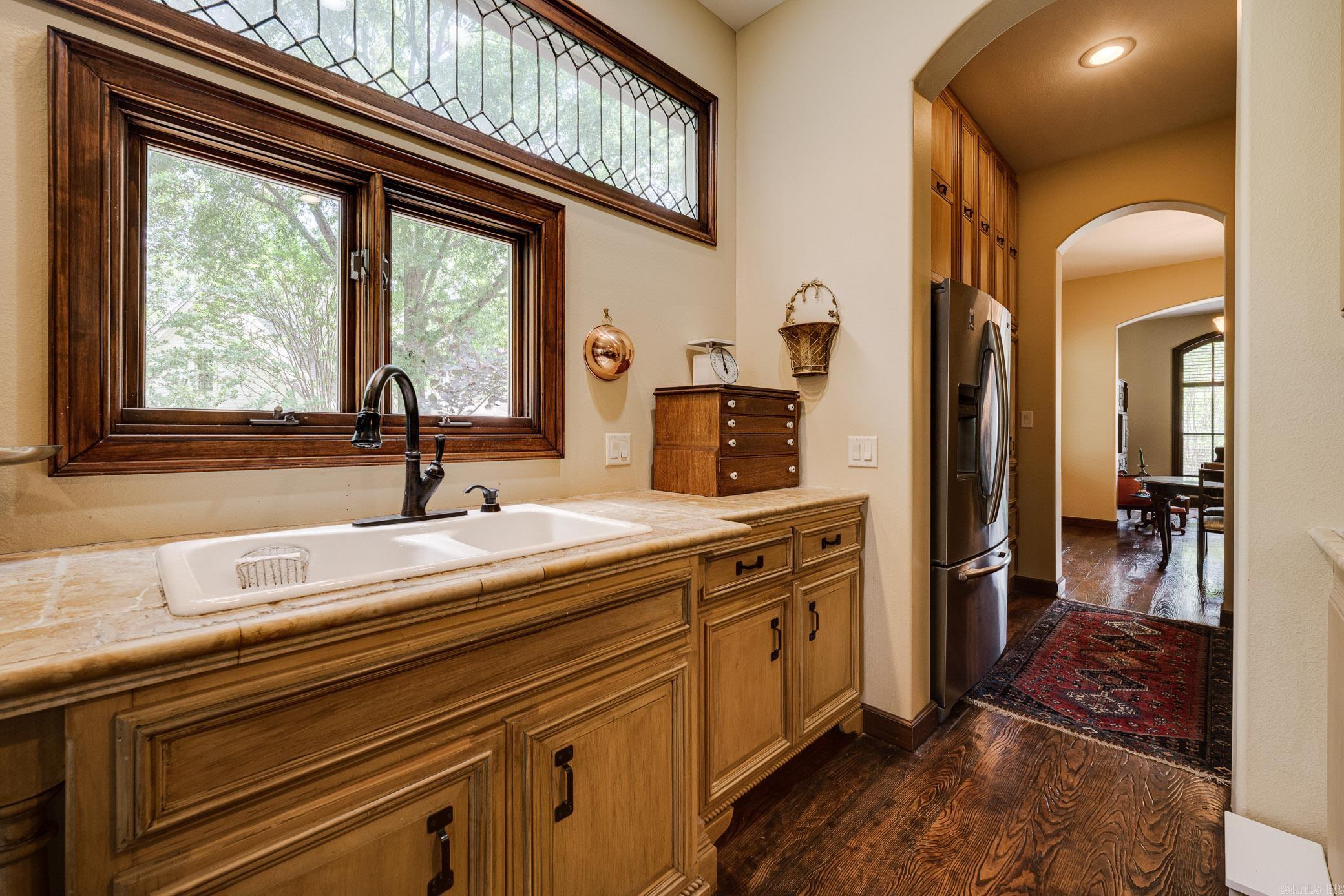 880 Acadian Point Drive