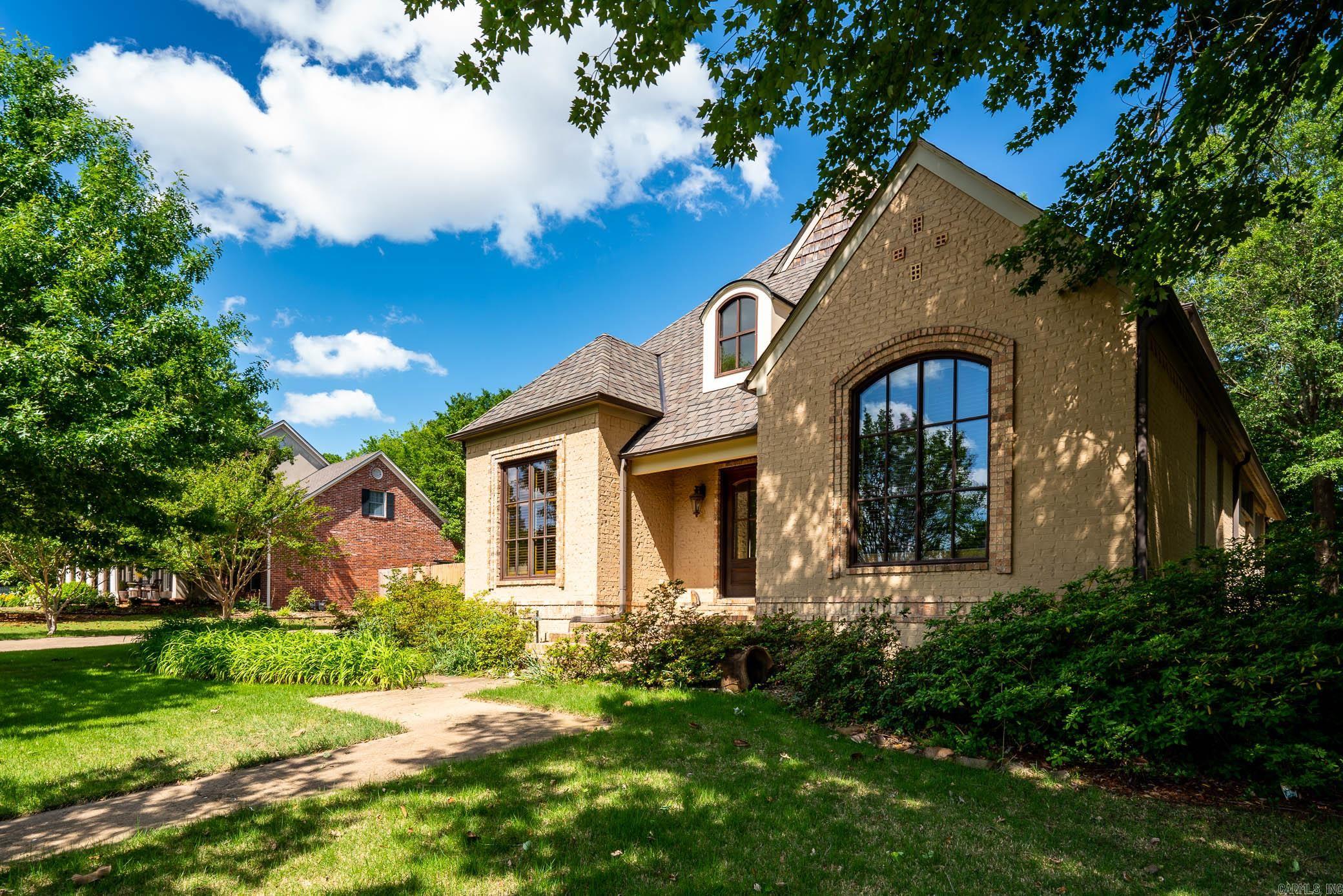 880 Acadian Point Drive