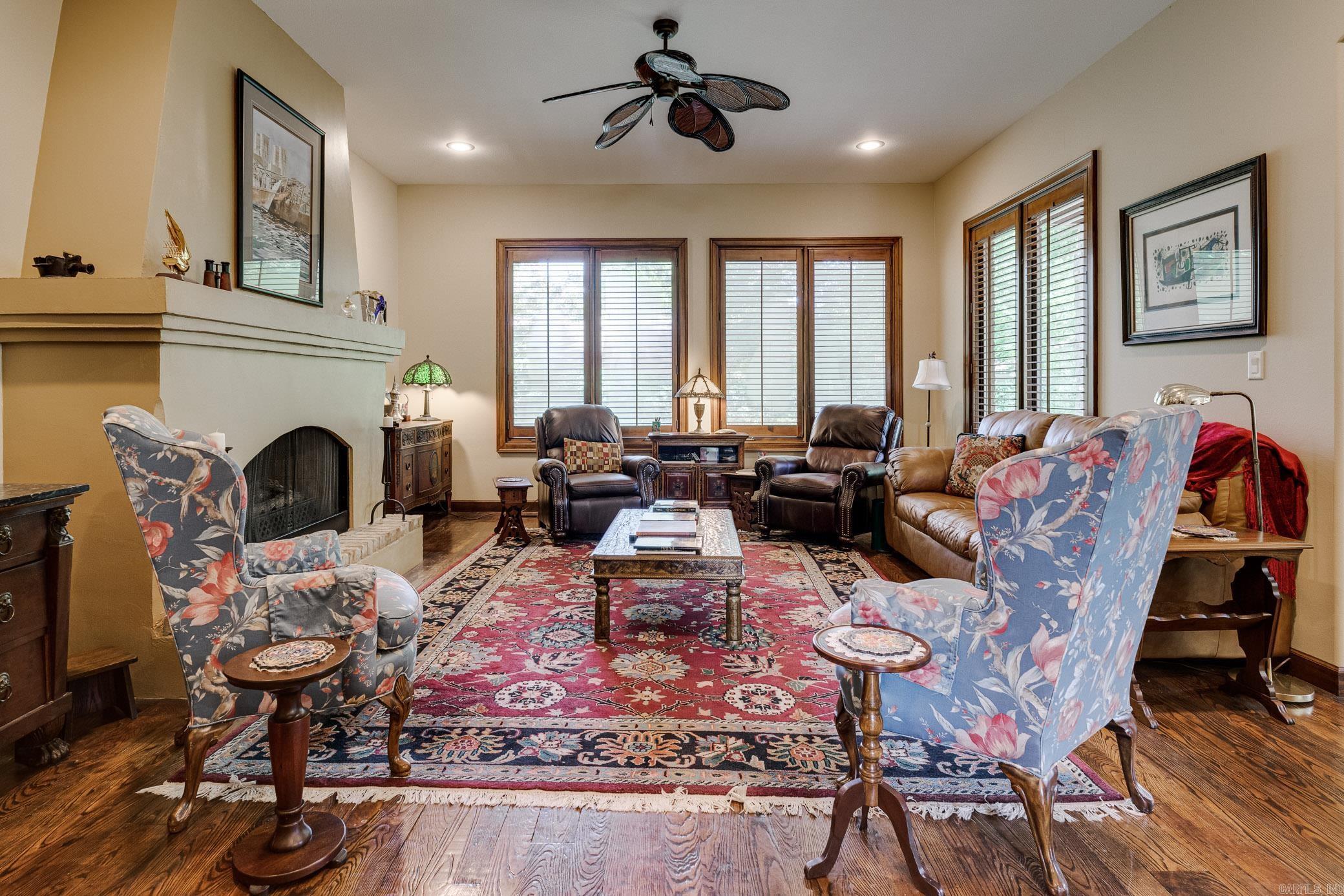 880 Acadian Point Drive