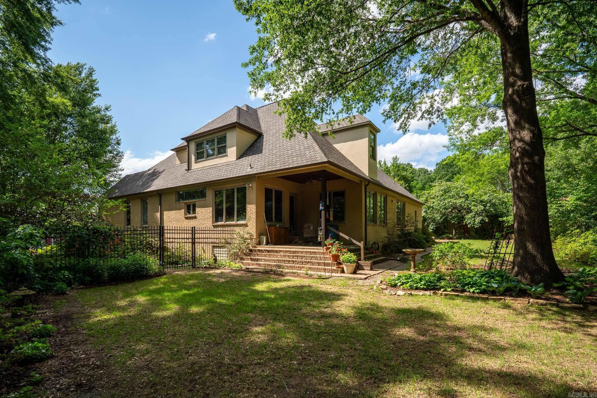 880 Acadian Point Drive