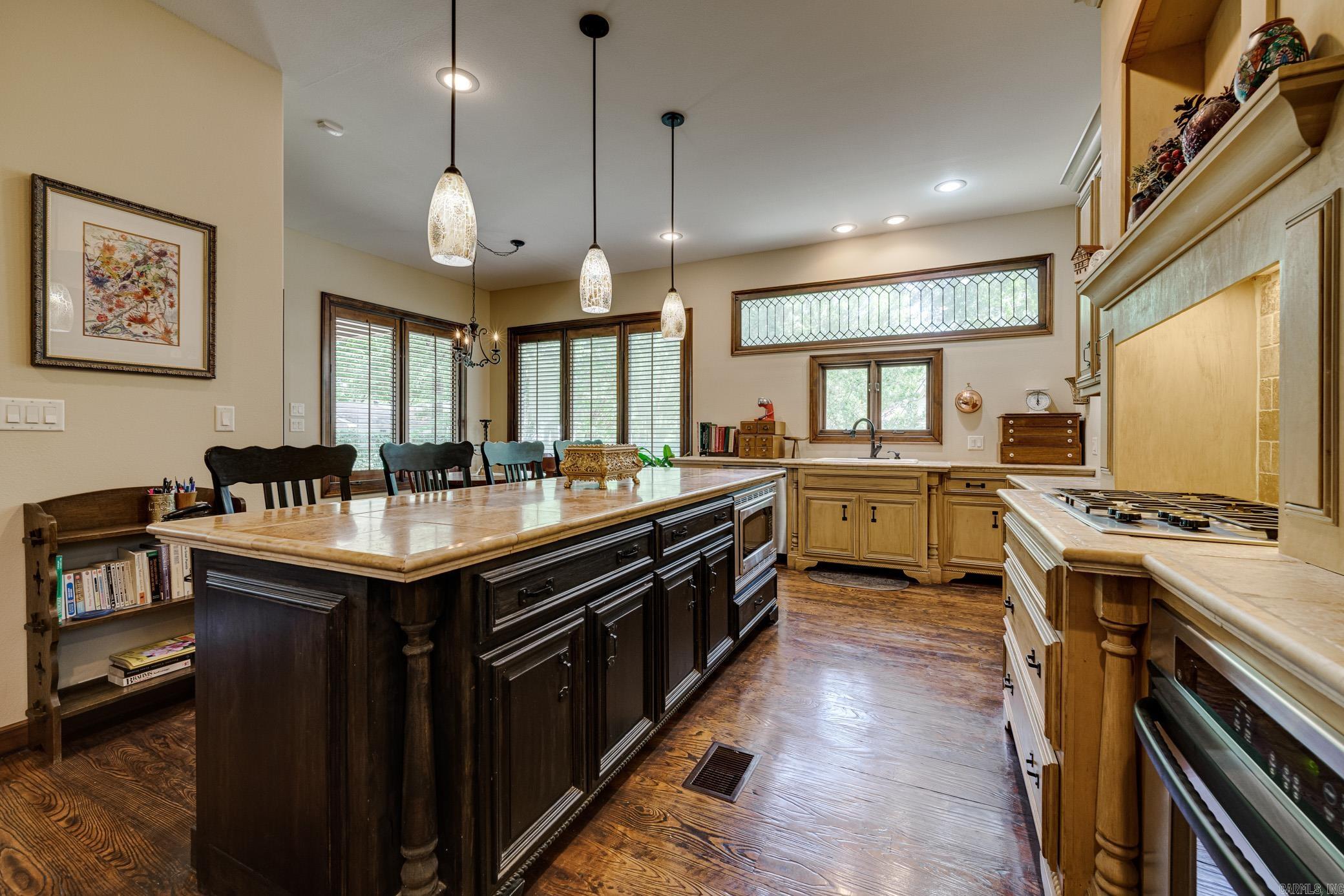 880 Acadian Point Drive