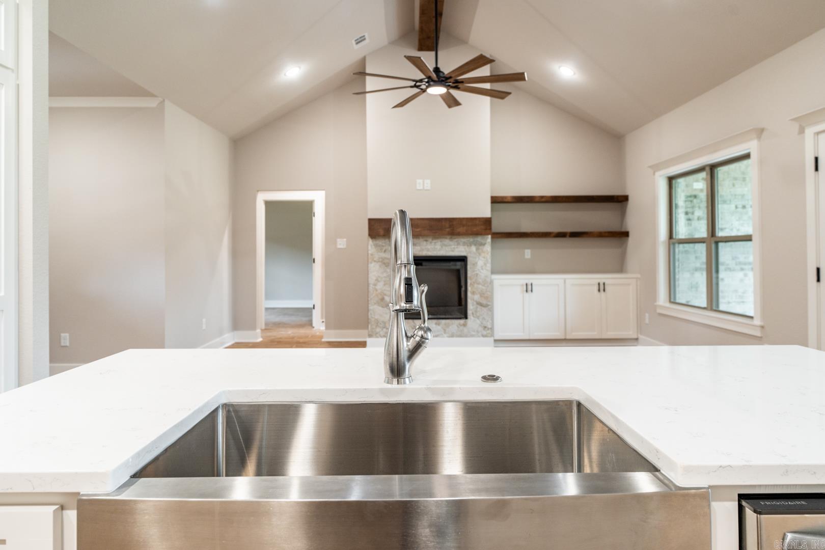 206 Heather Loop