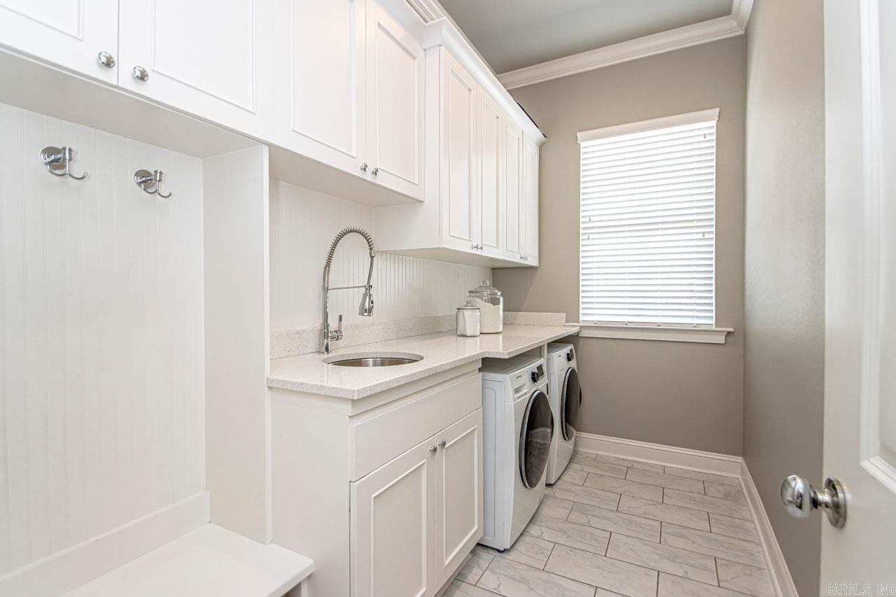 6113 Pierce Manse Loop