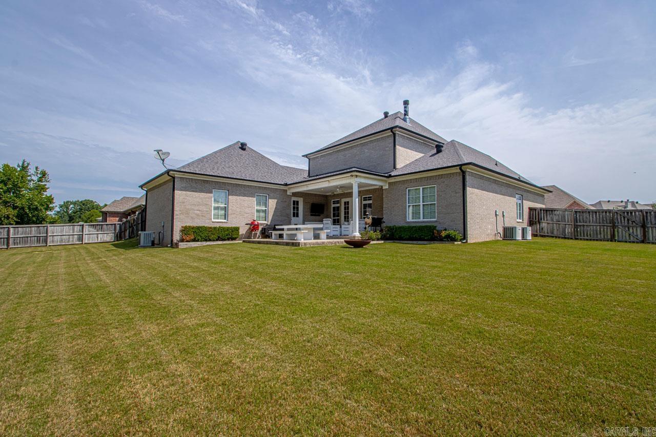 6113 Pierce Manse Loop