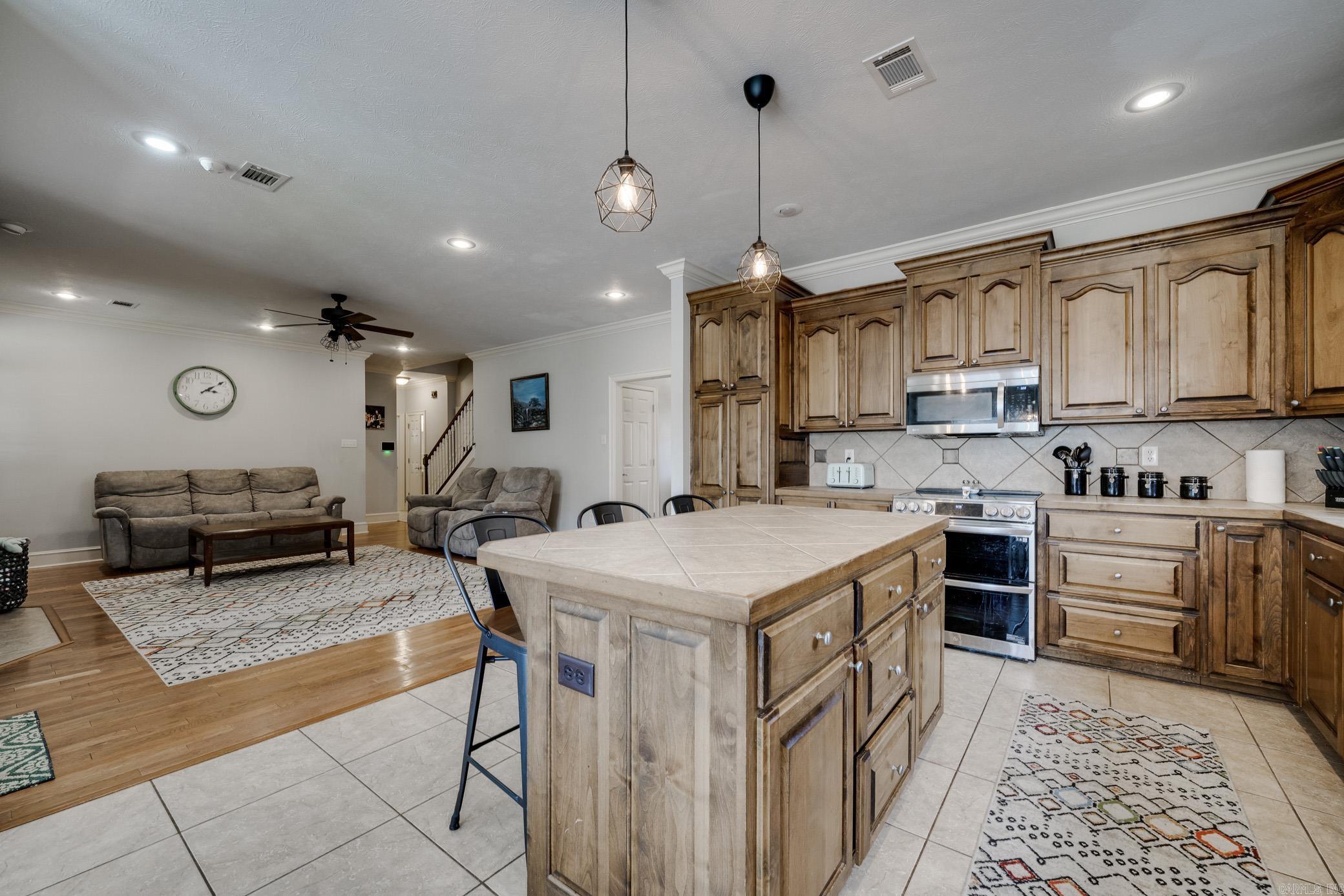 2815 Driftwood Street