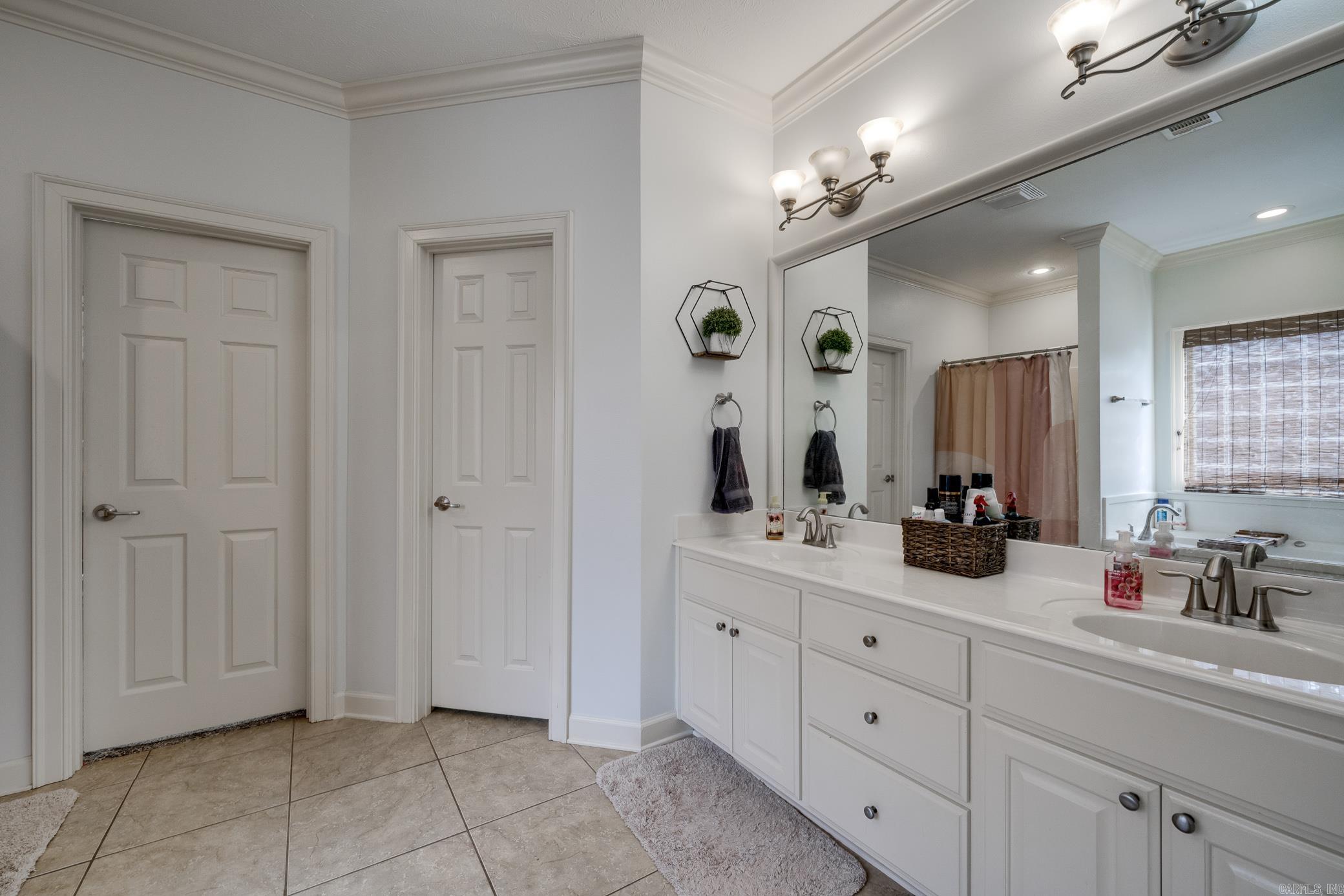 2815 Driftwood Street