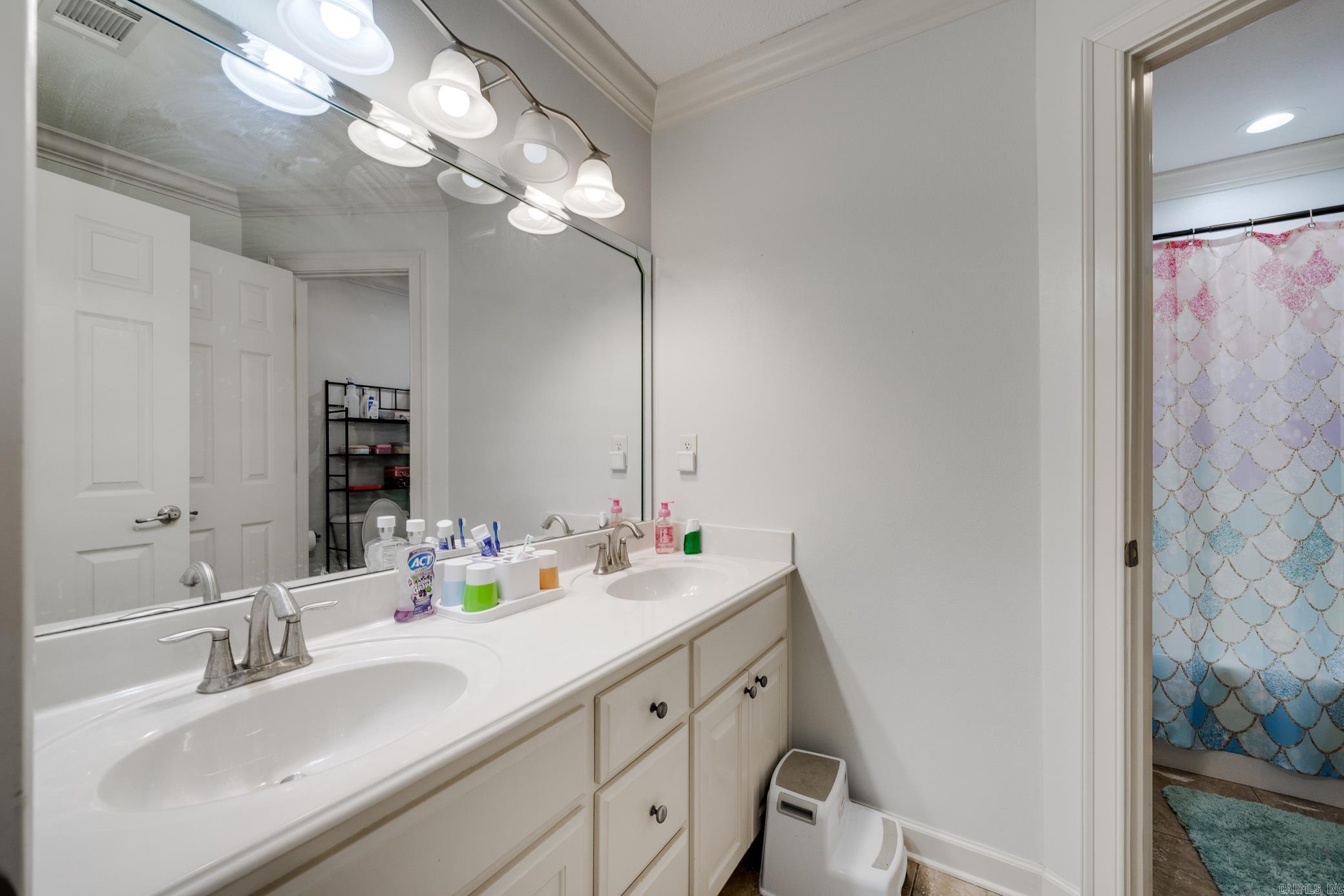 2815 Driftwood Street