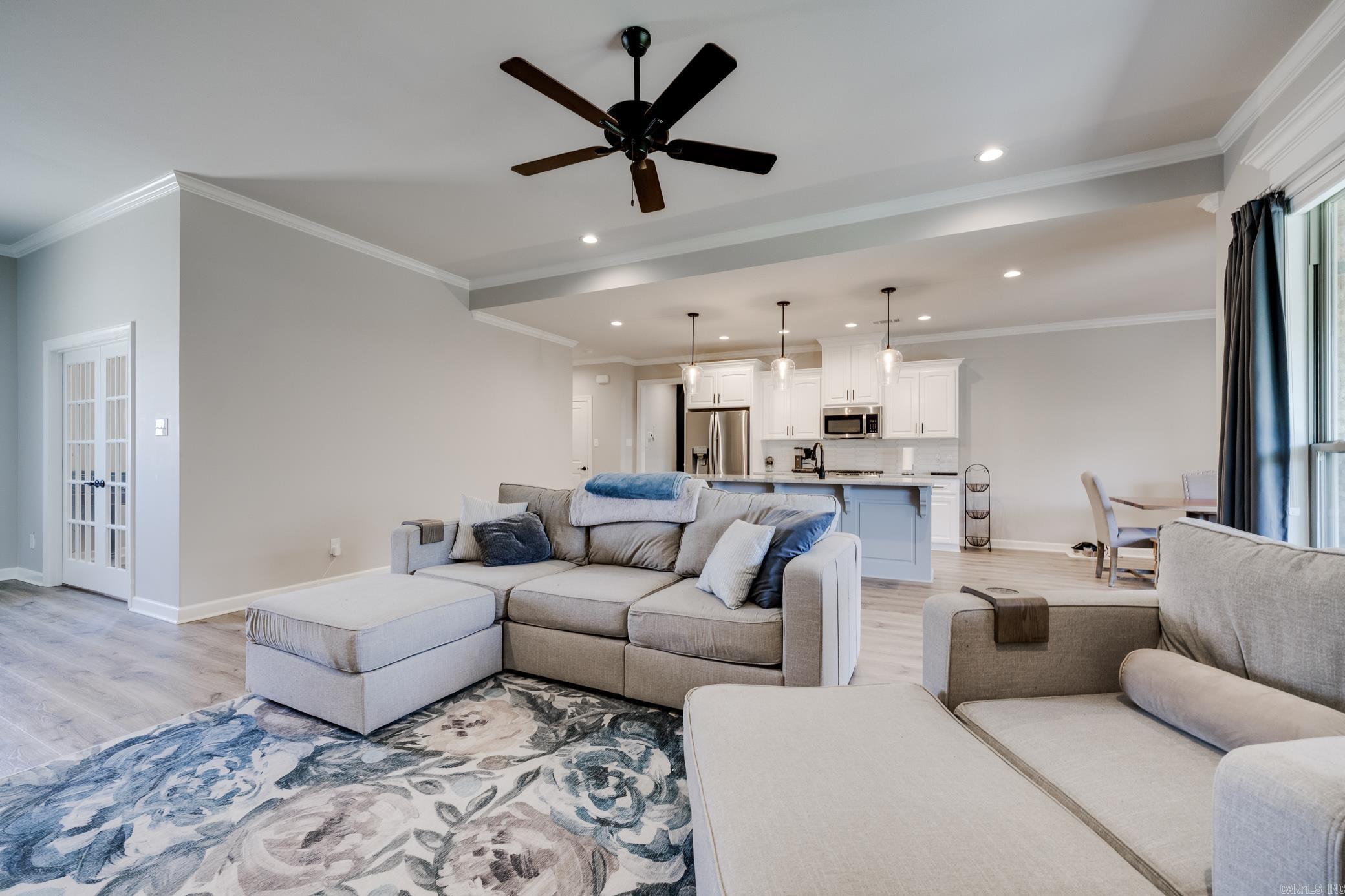 9873 Oak Forest Lane