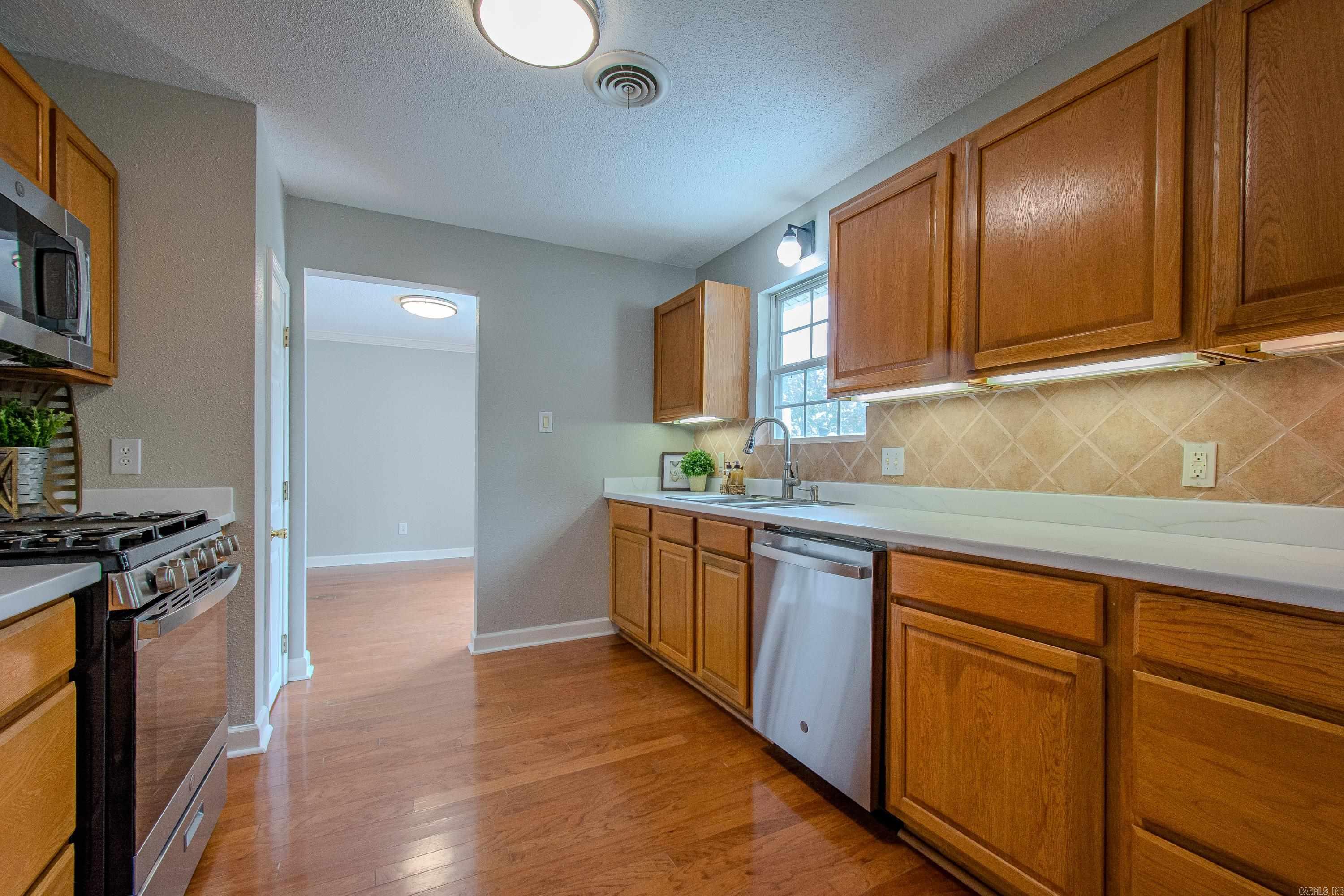 16 Leisurewood Ln