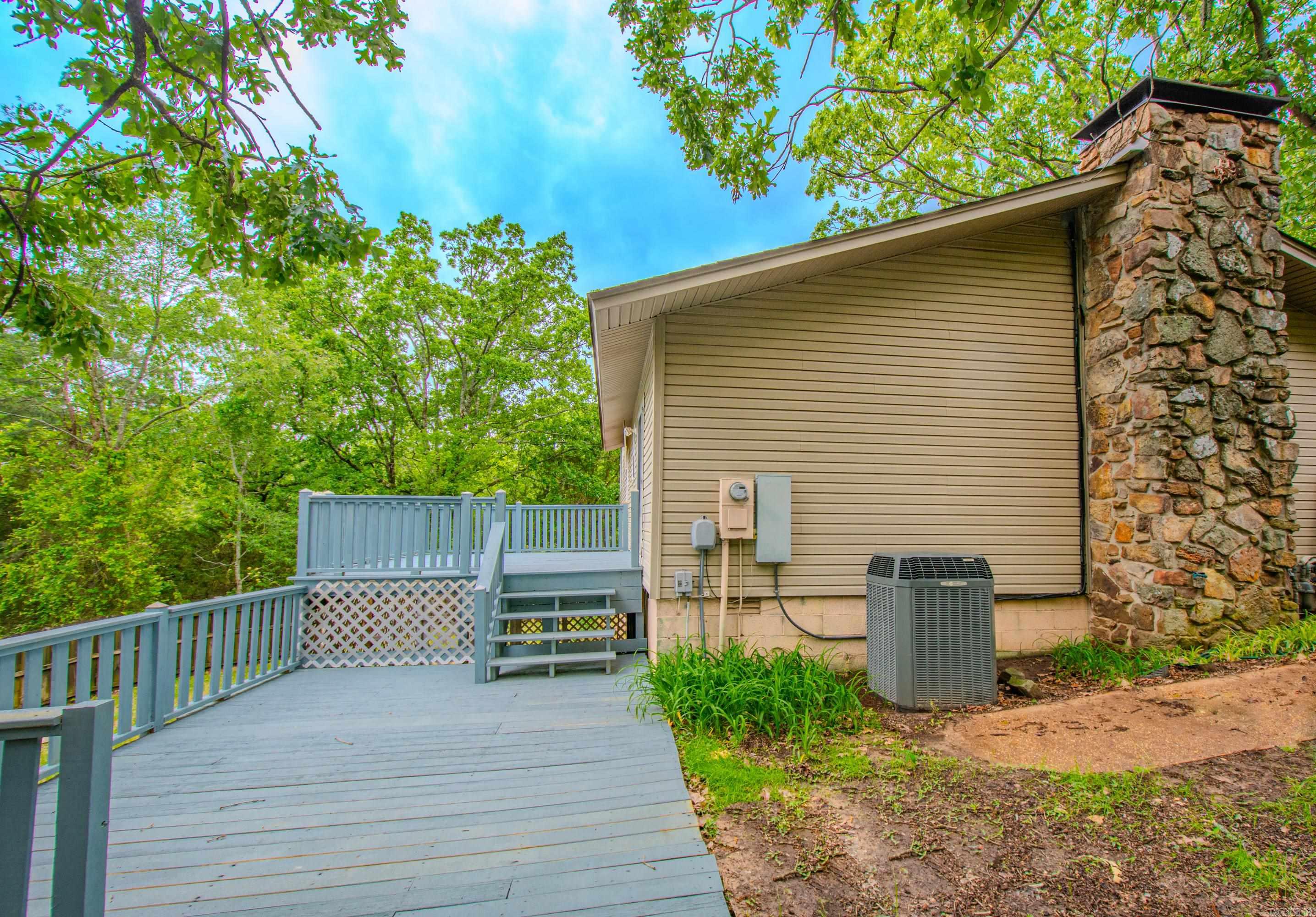 16 Leisurewood Ln