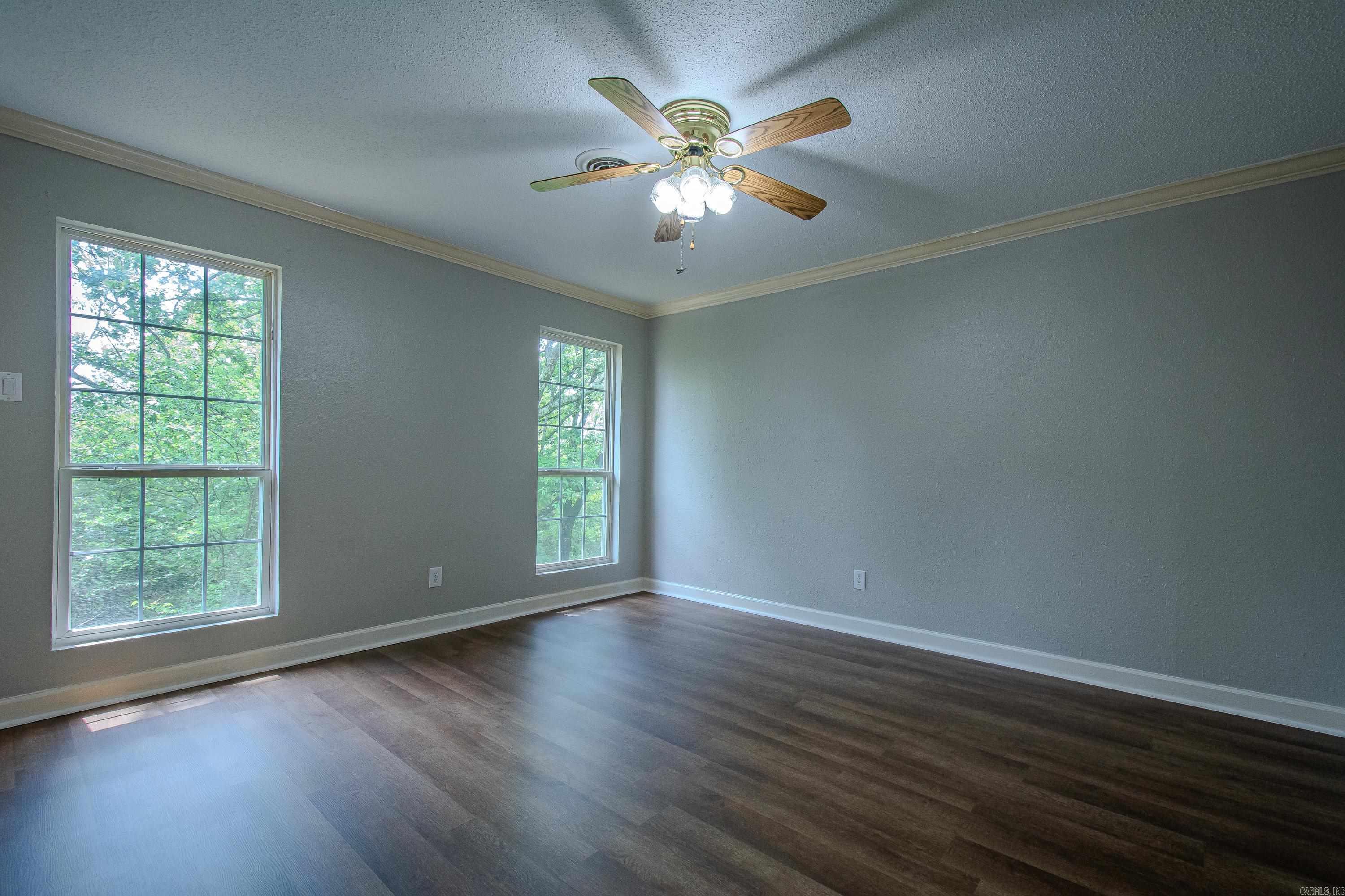 16 Leisurewood Ln