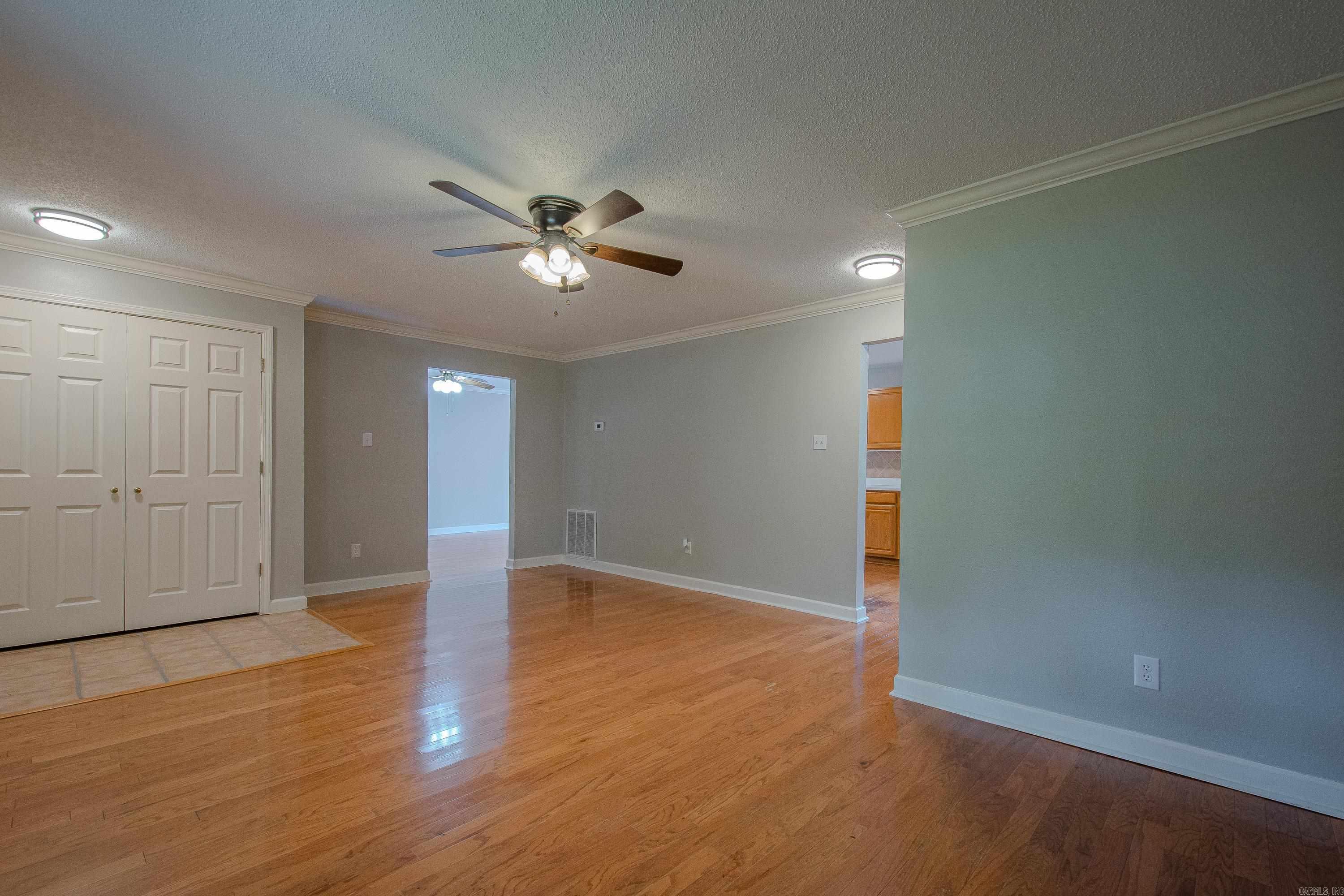 16 Leisurewood Ln