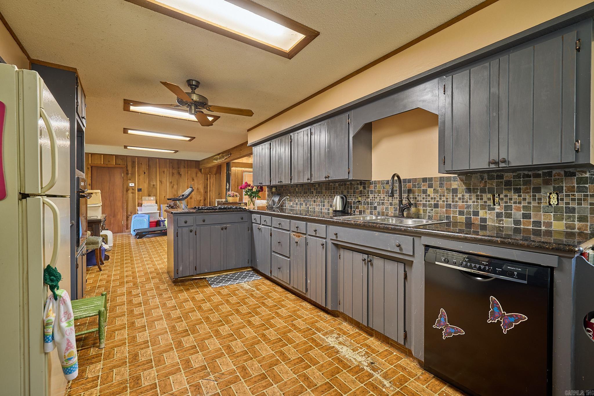 10915 W Sardis Road