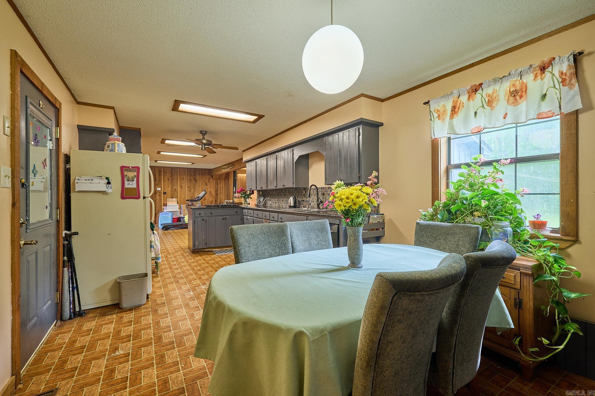 10915 W Sardis Road