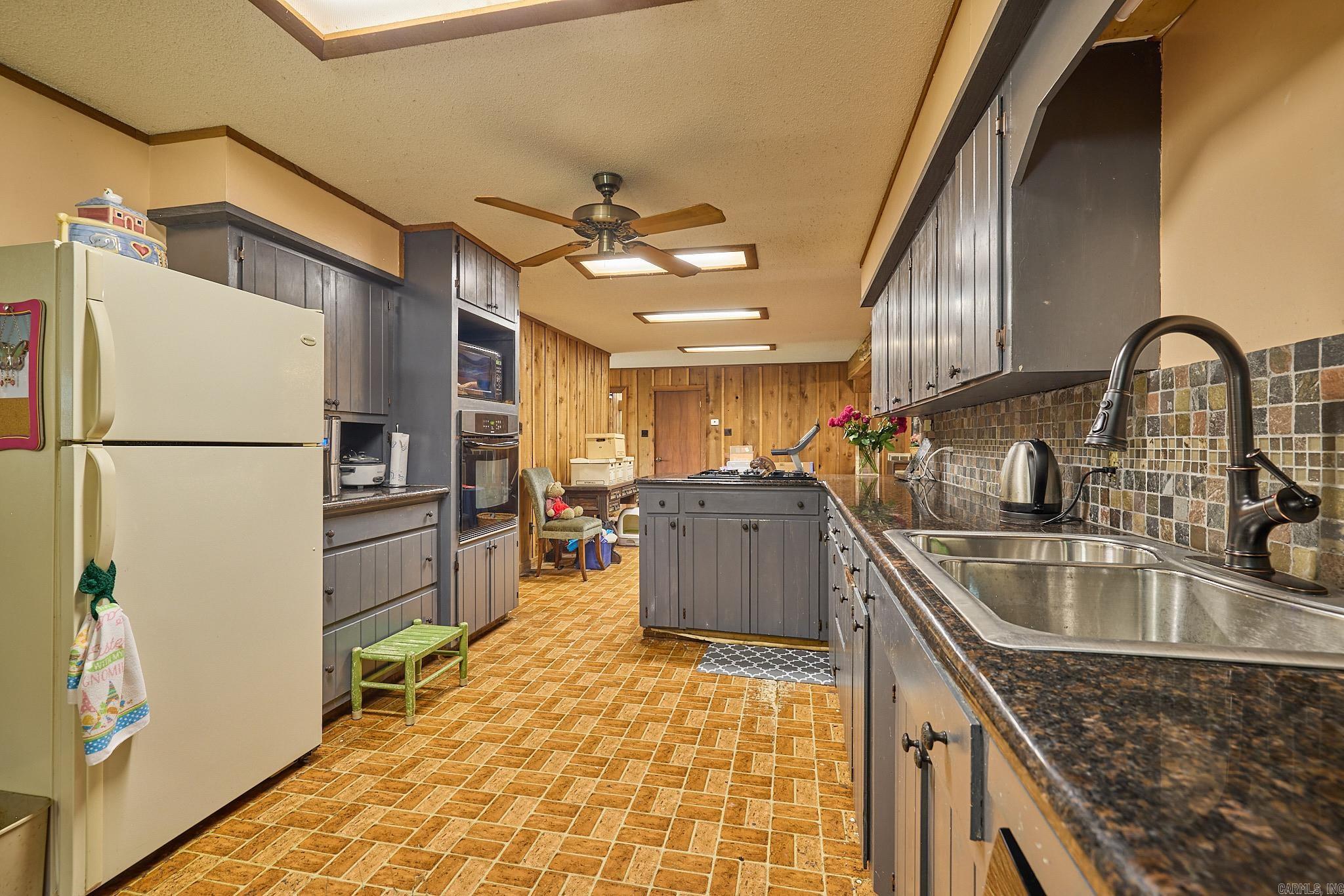 10915 W Sardis Road