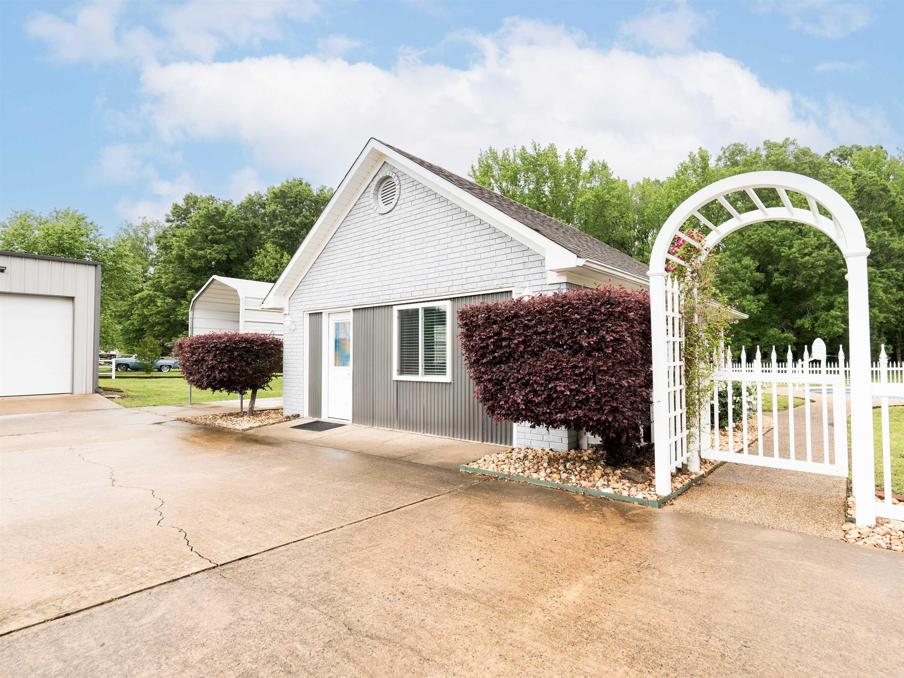 17 McKenzie Trail