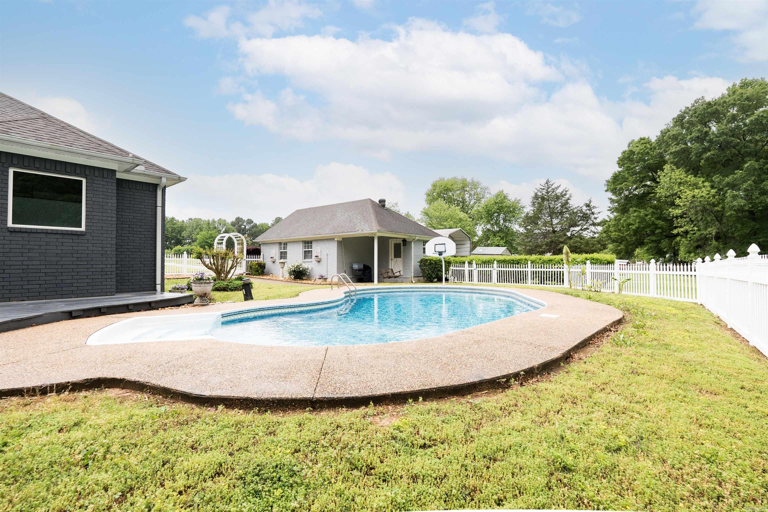 17 McKenzie Trail