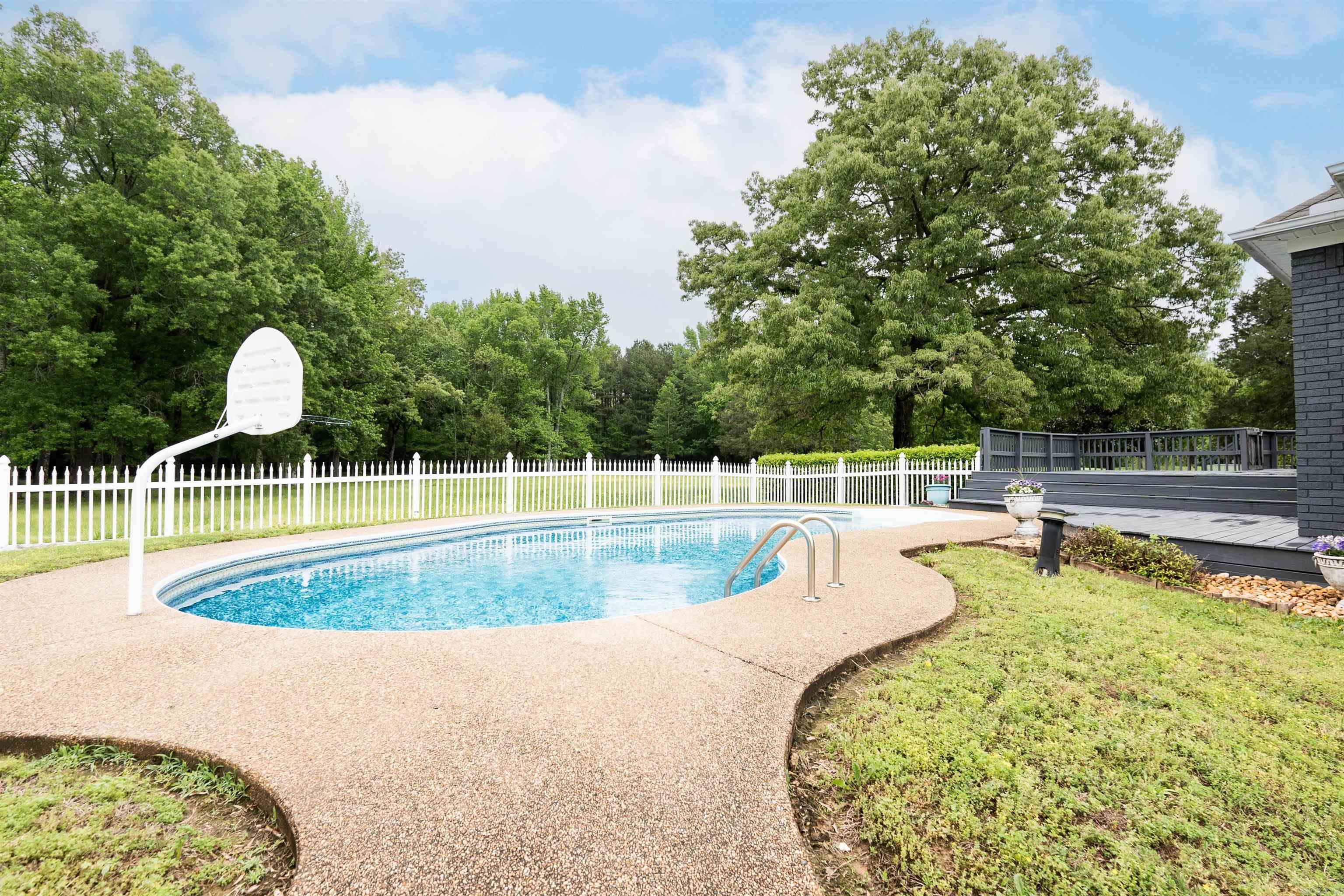 17 McKenzie Trail