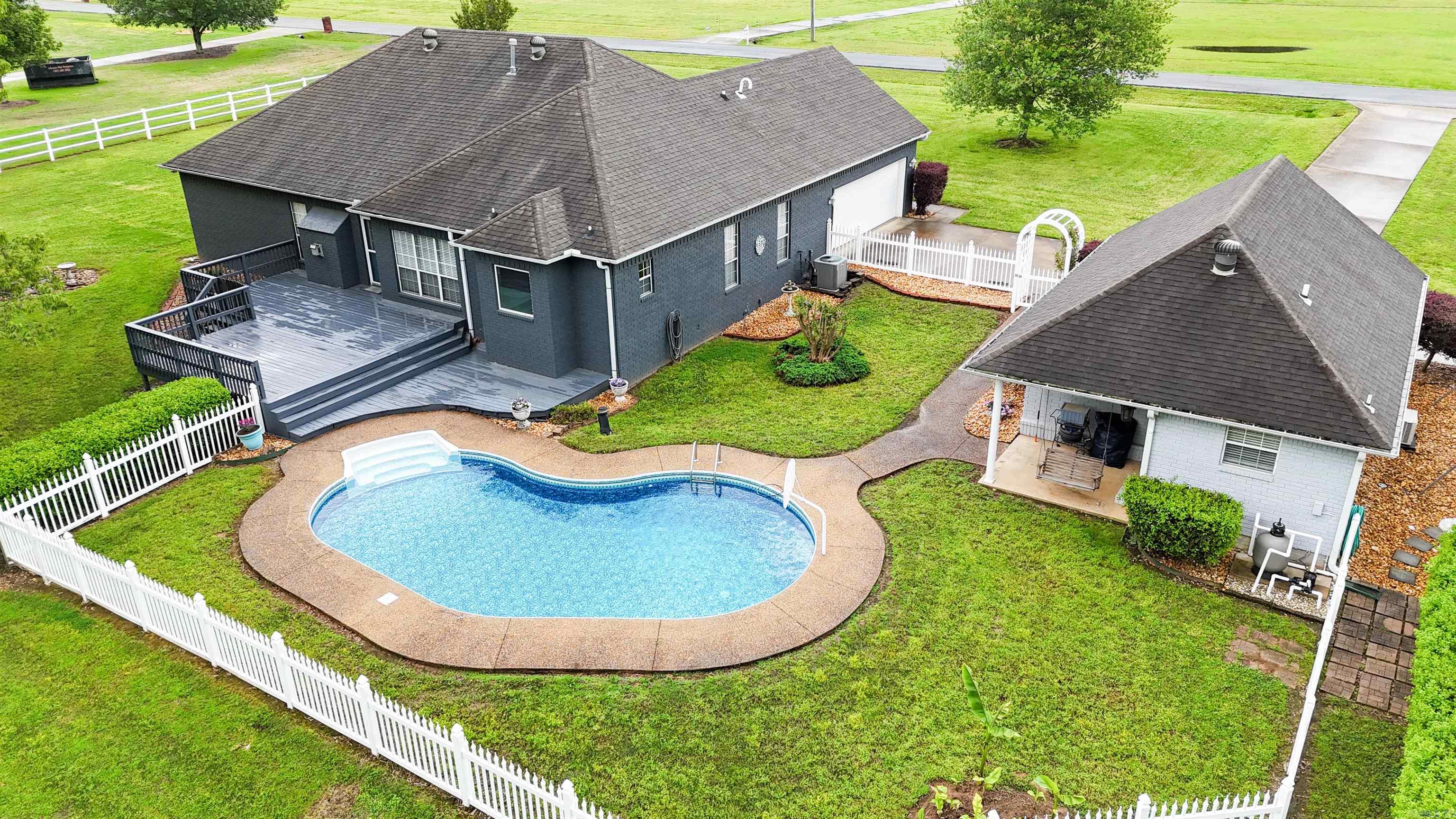 17 McKenzie Trail