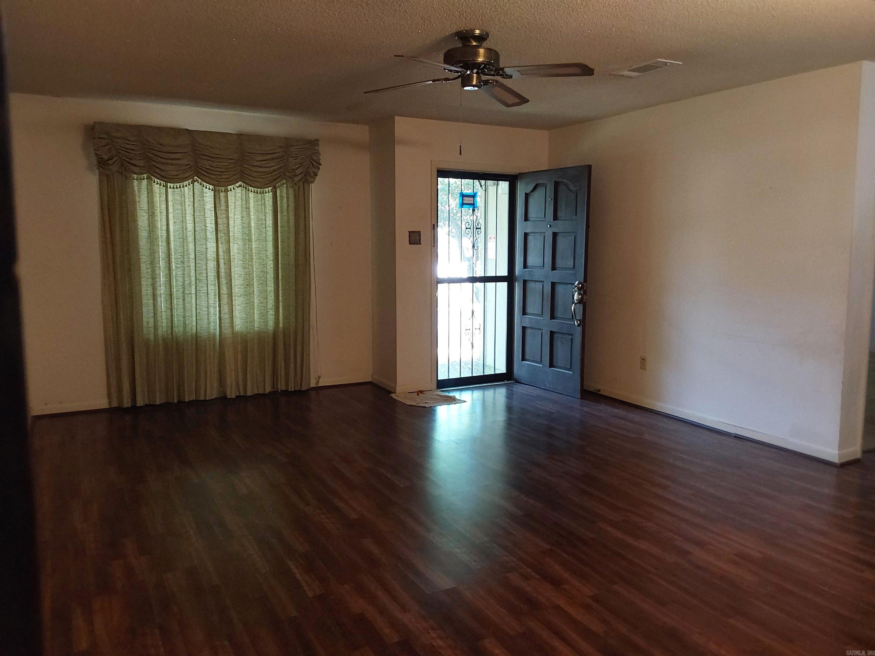 10009 Yellow Pine Lane