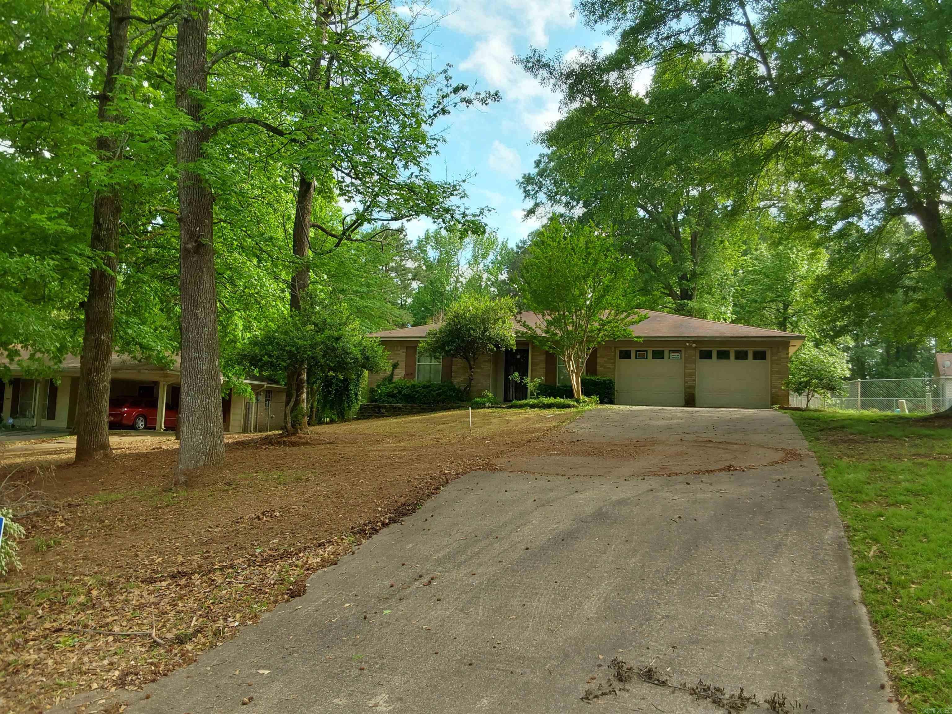 10009 Yellow Pine Lane