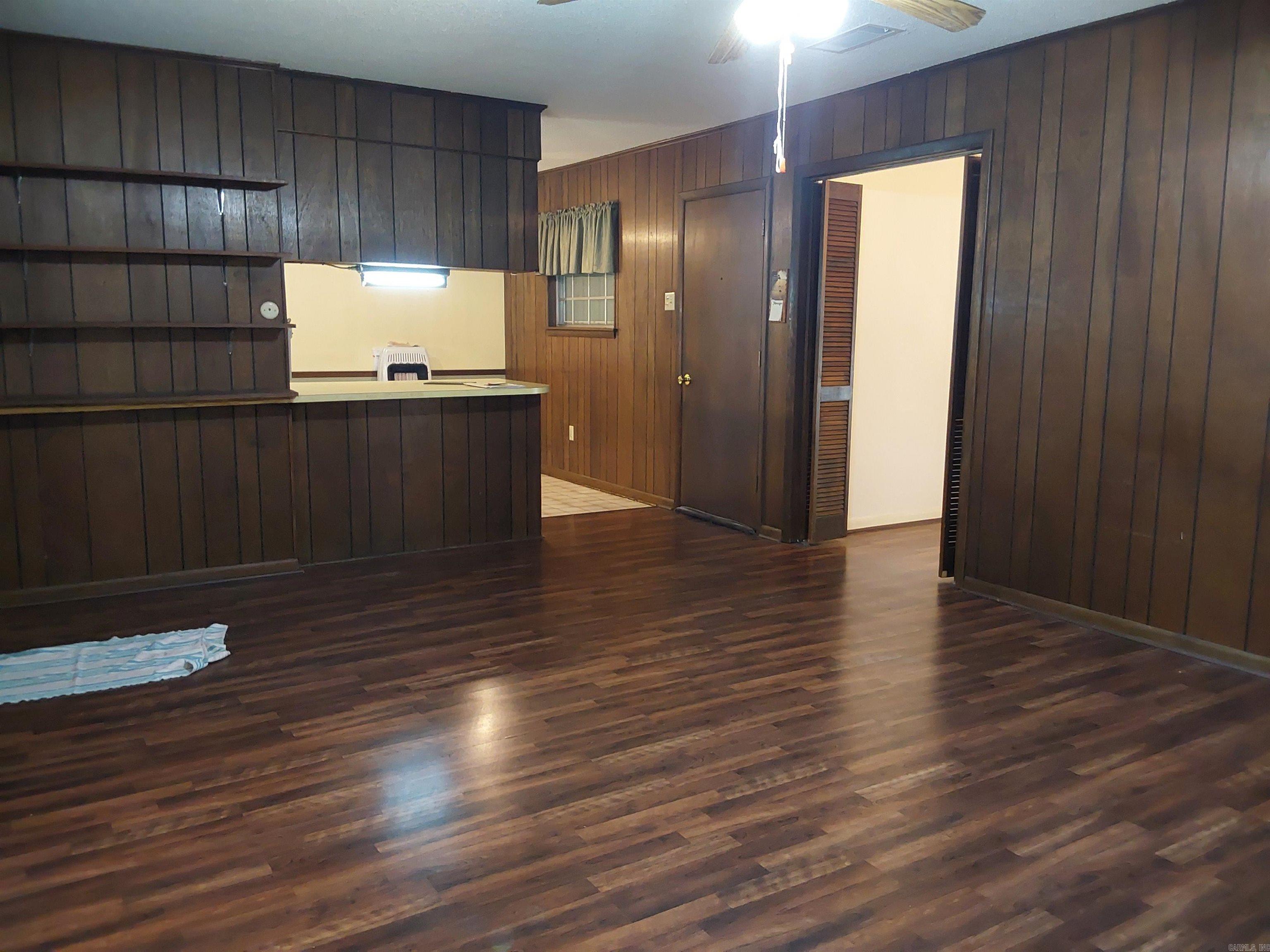 10009 Yellow Pine Lane