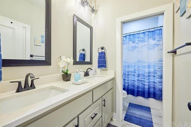 105 Roman Heights Ave