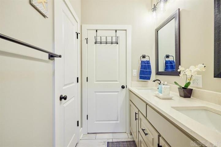 105 Roman Heights Ave